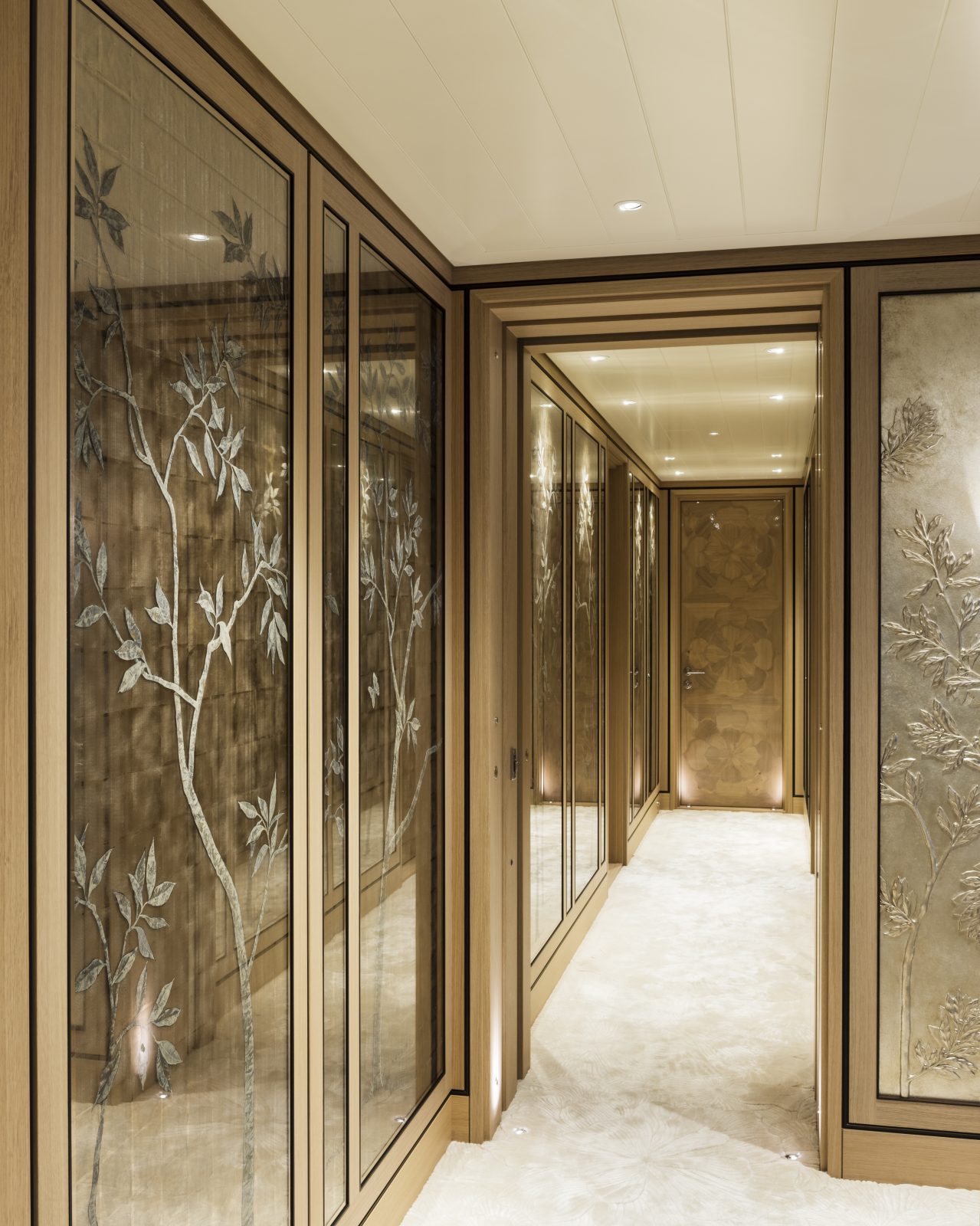 amzing glasswork in the foyer.jpg