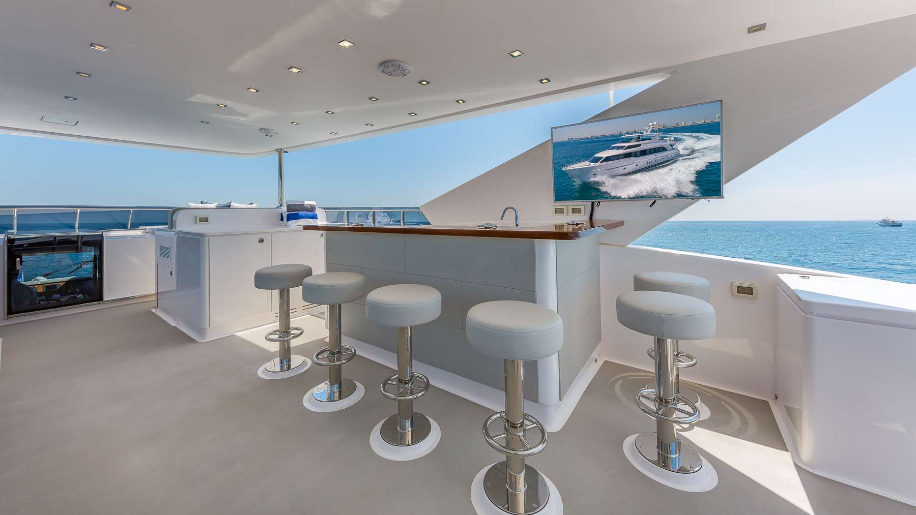 bar on the bridge deck.jpg