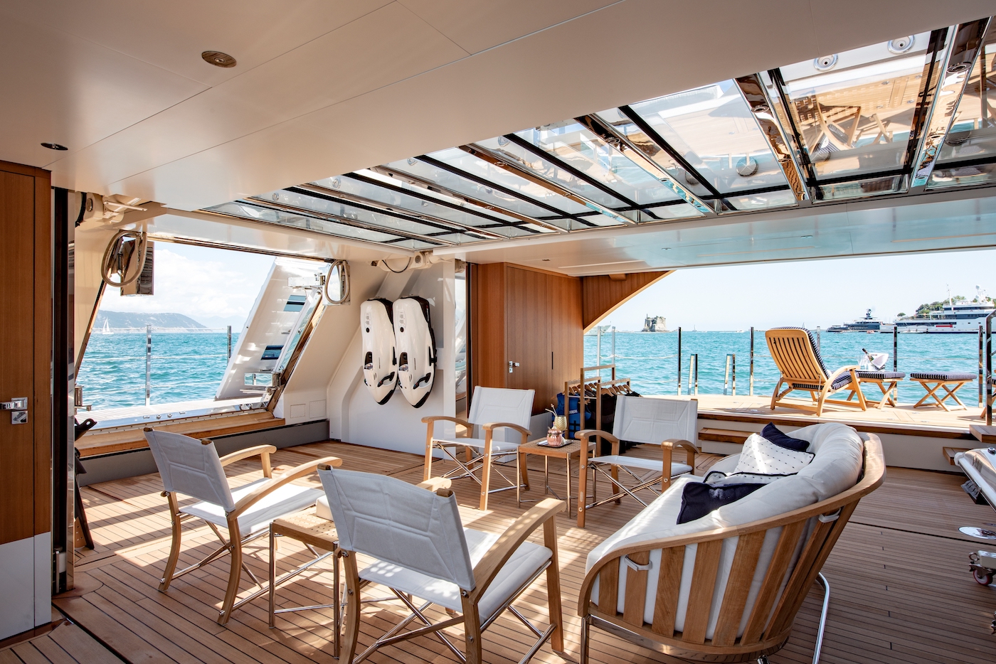 beach club - seating area.jpg