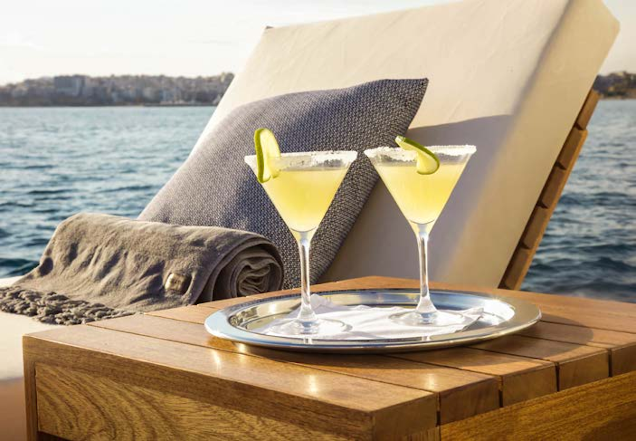 beach club drinks.png