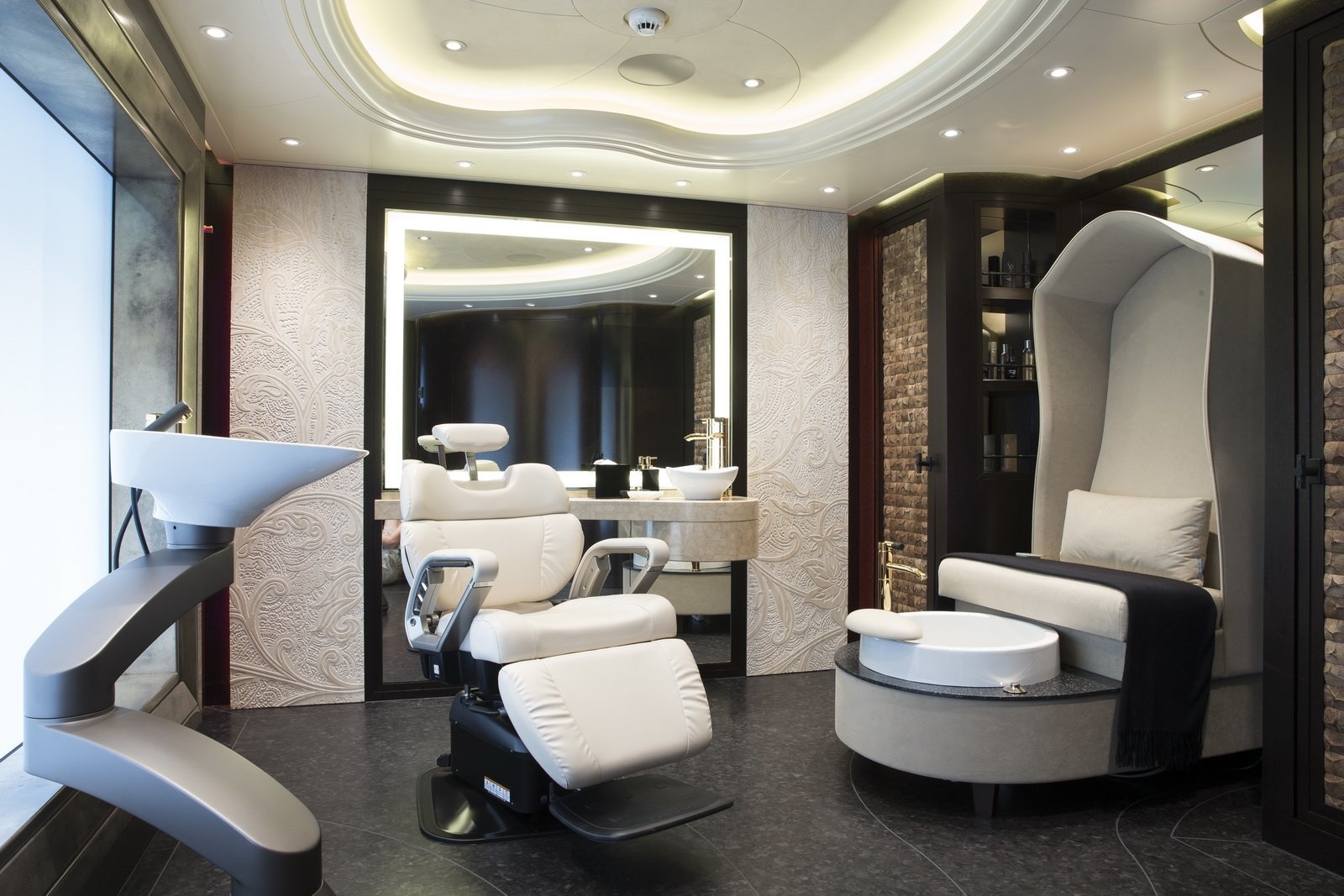 beauty saloon.jpg