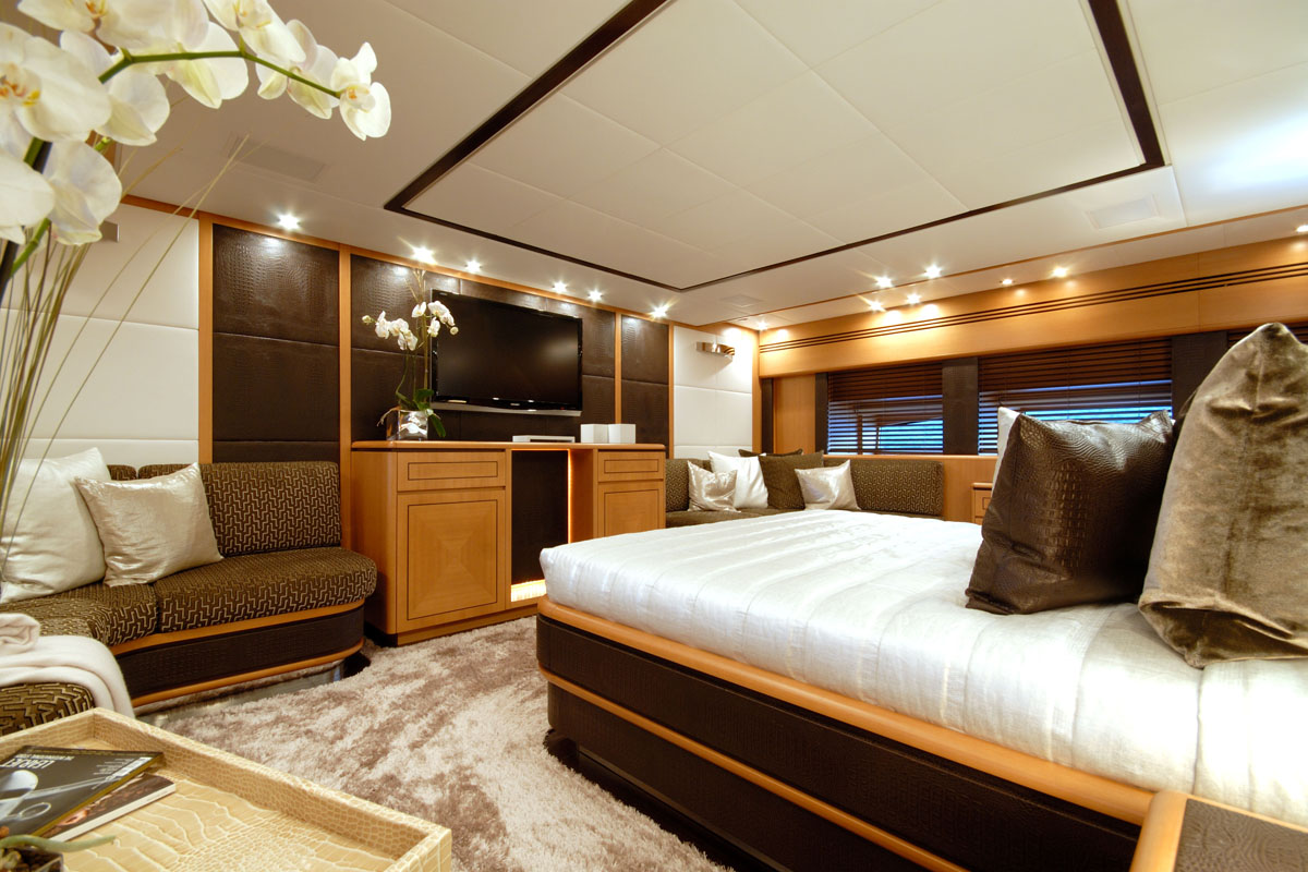bedroom on board.jpg