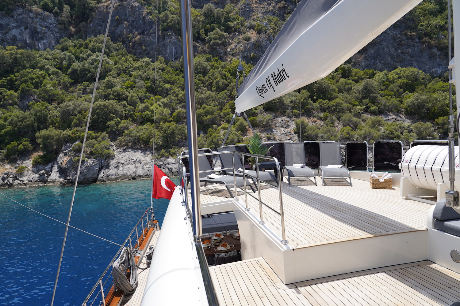 bidge deck aft.jpg