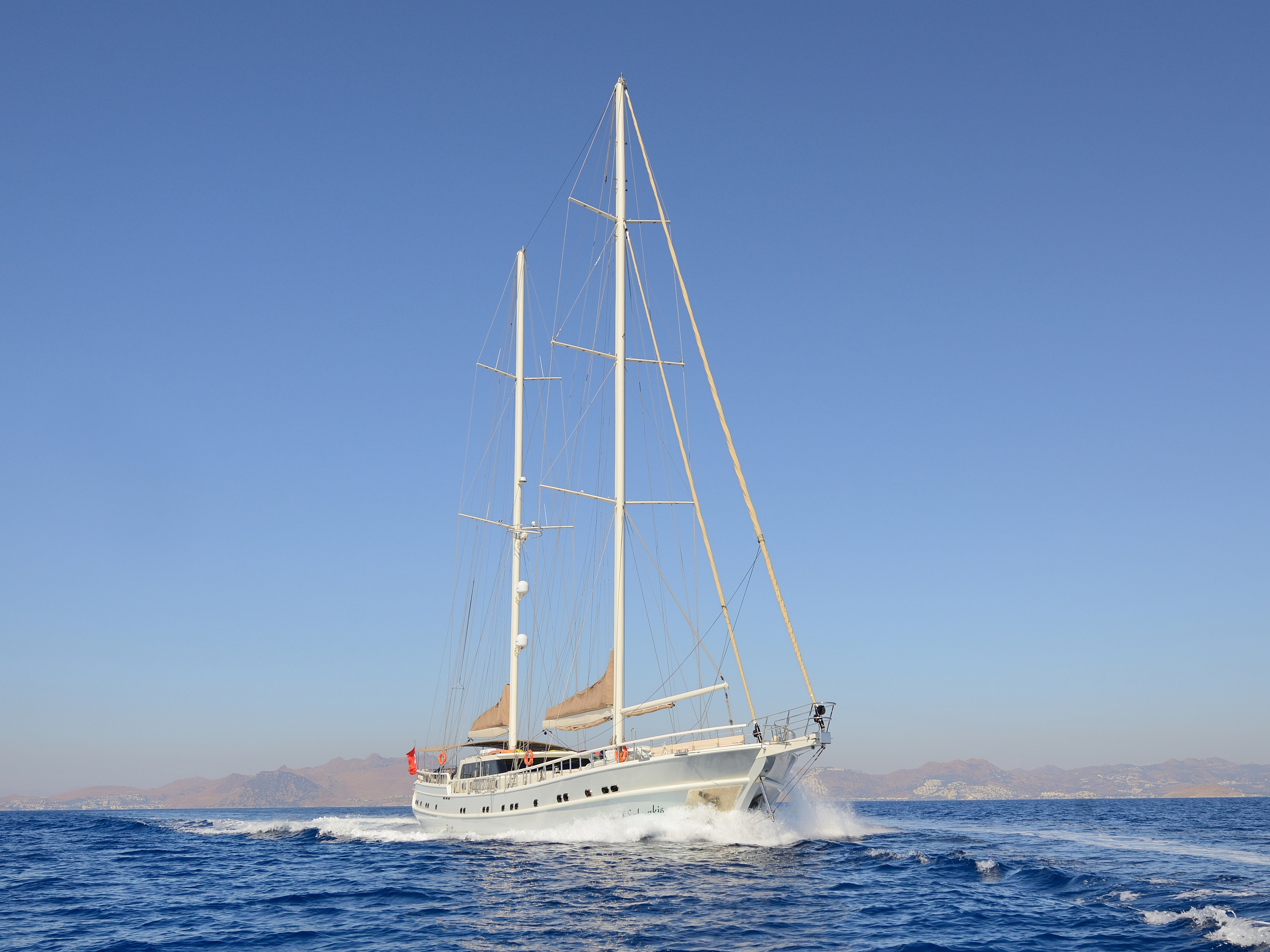 bow - cruising.jpg