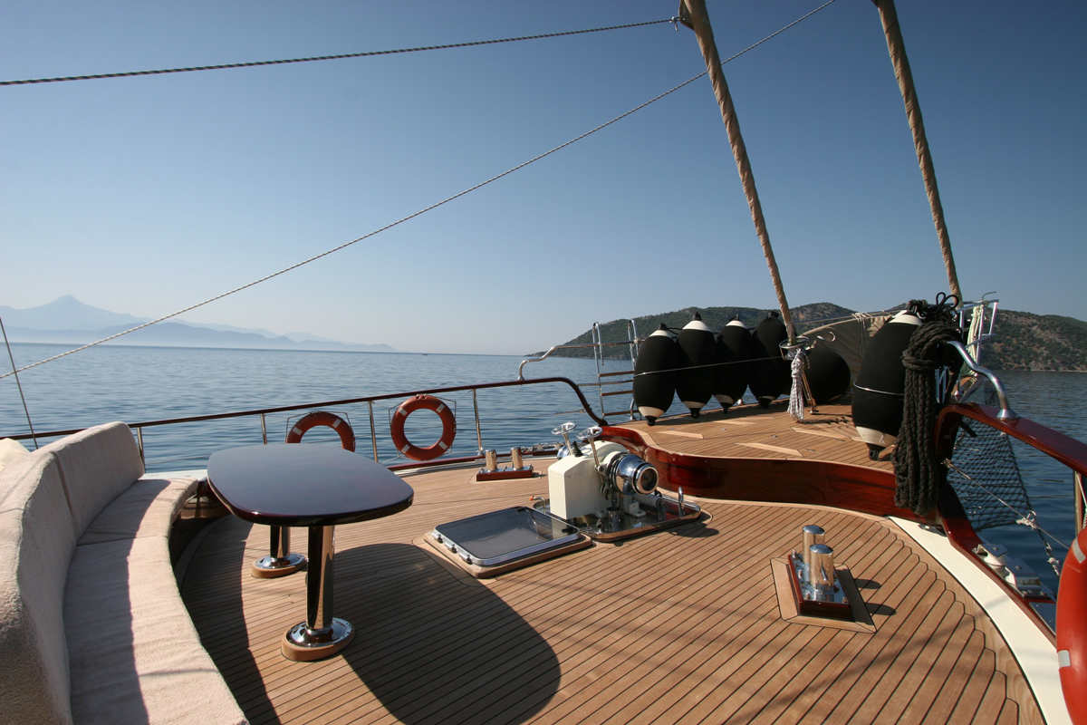 bow seating .jpg