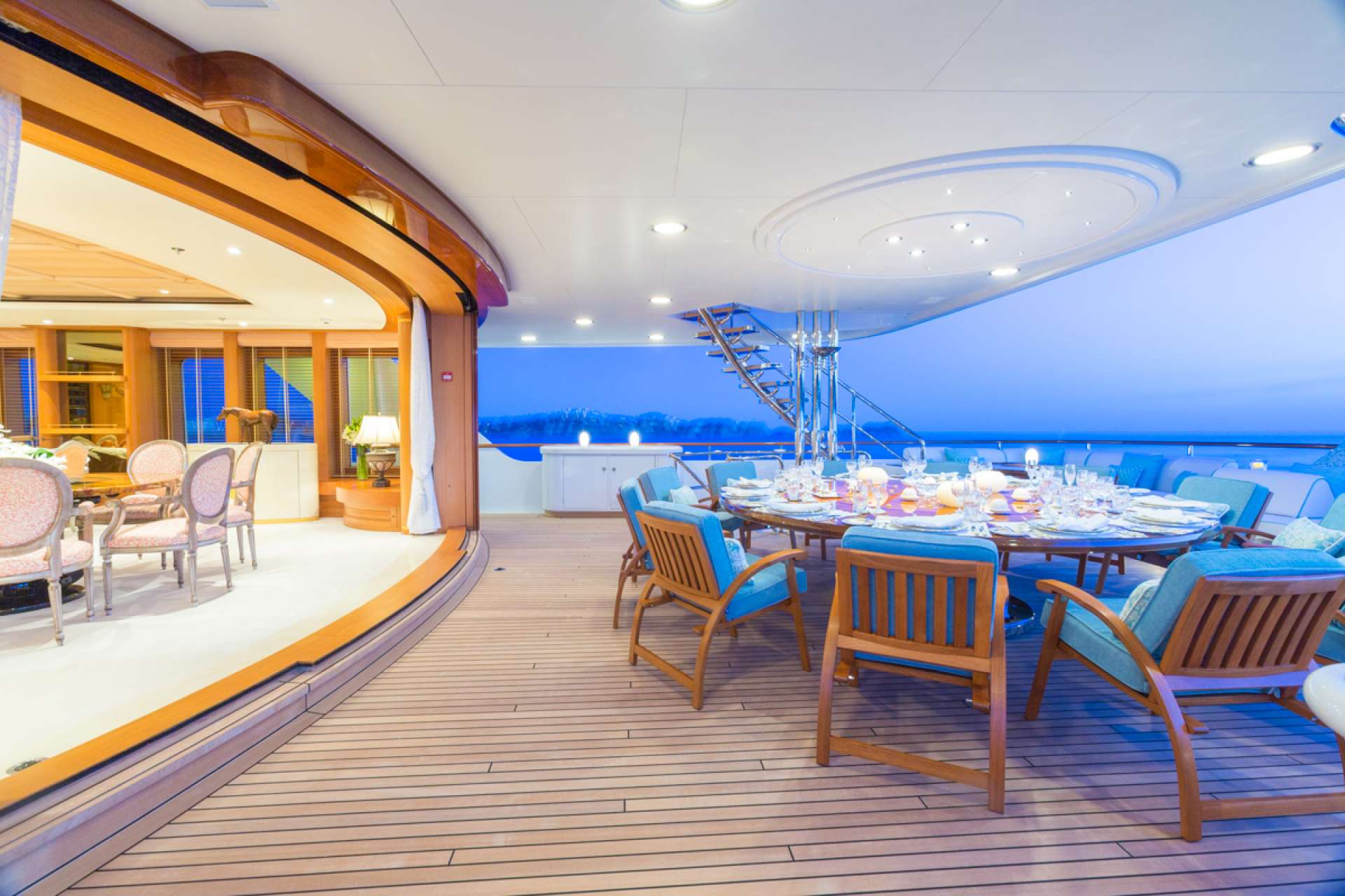 bridge deck alfresco dining.jpg