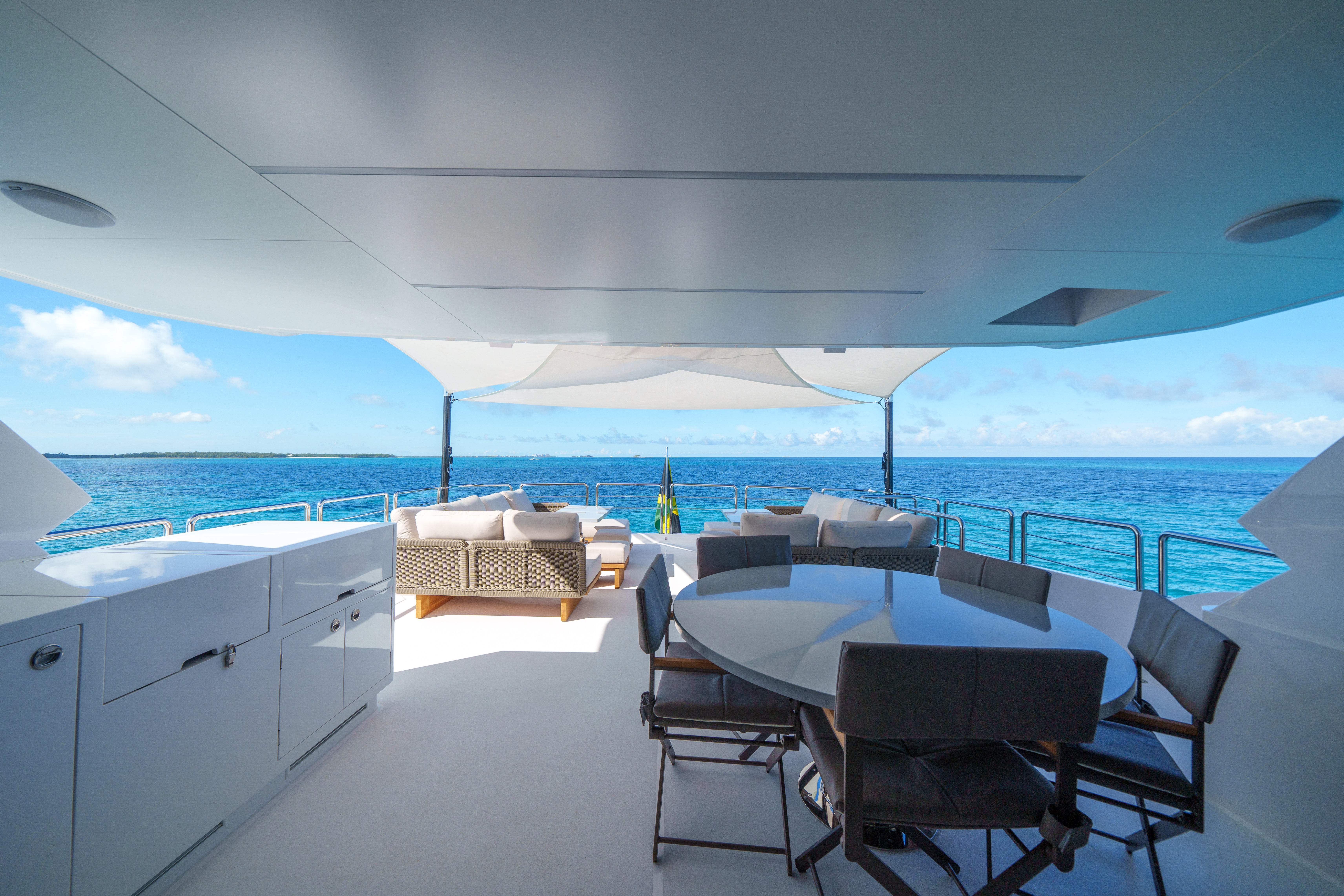 bridge deck dining  .jpg