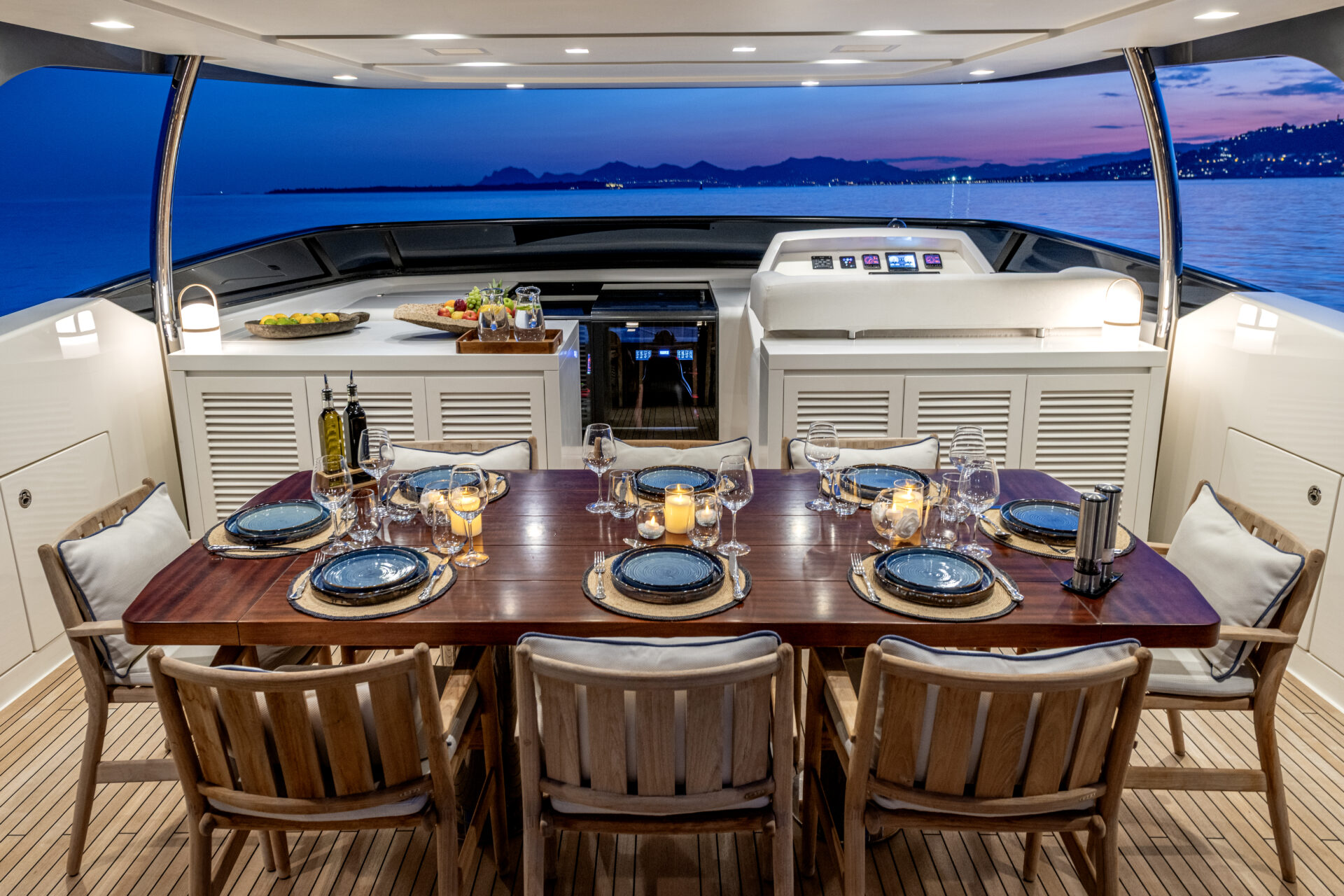 bridge deck dining .jpg