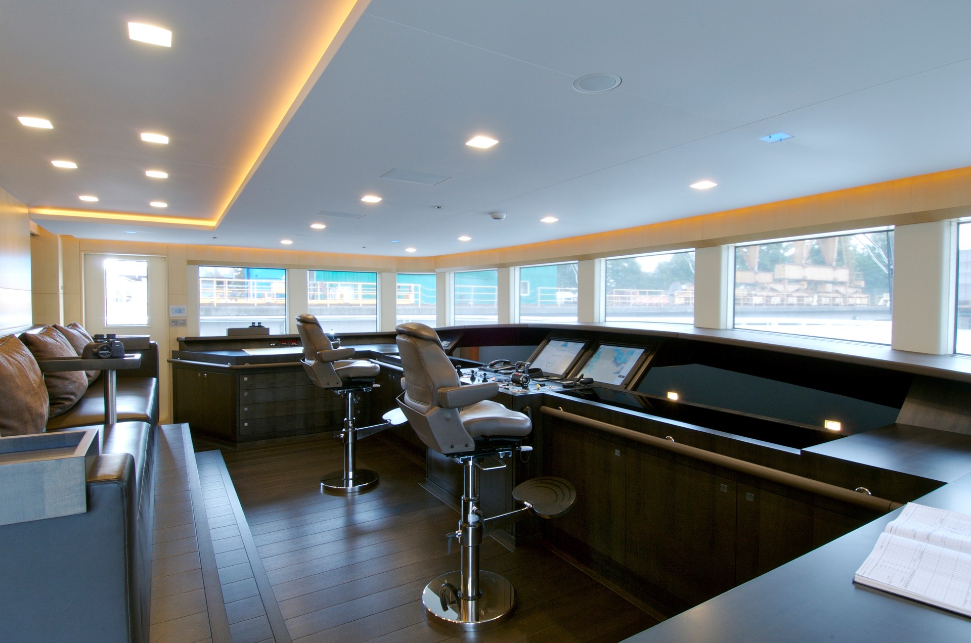 bridge deck helm station .jpg
