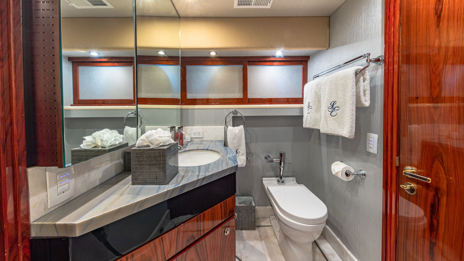 bunk cabin bathroom .jpg