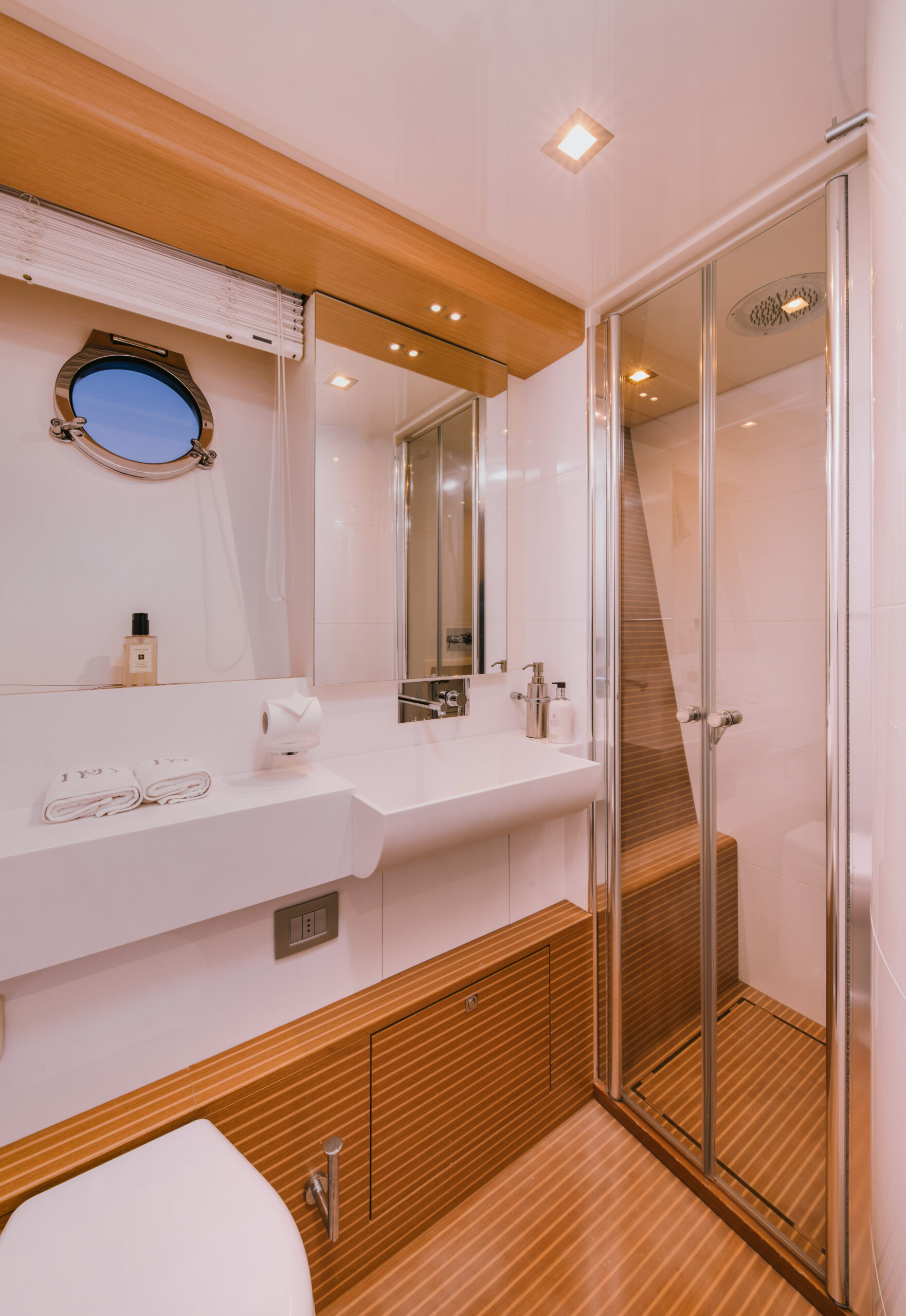 bunk cabin ensuite .jpg