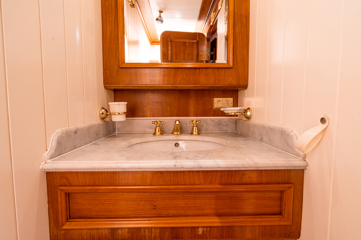 bunk ensuite.jpg