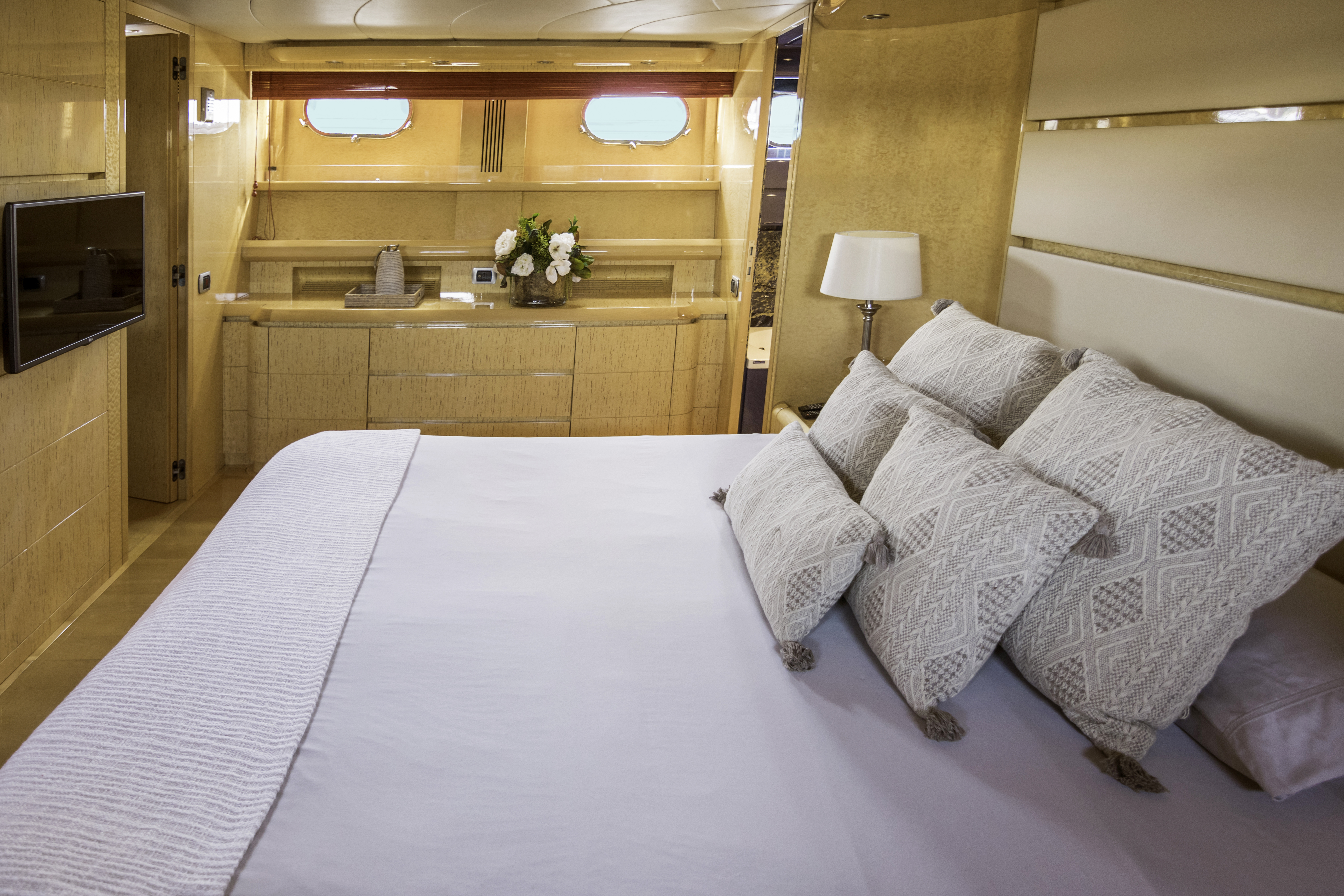 cabin bed detail.jpg