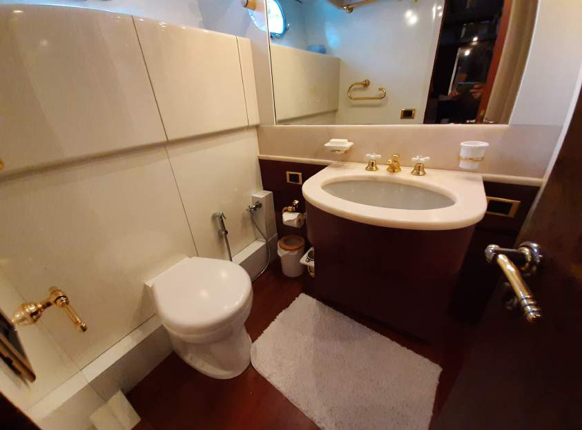 cabin ensuite.png