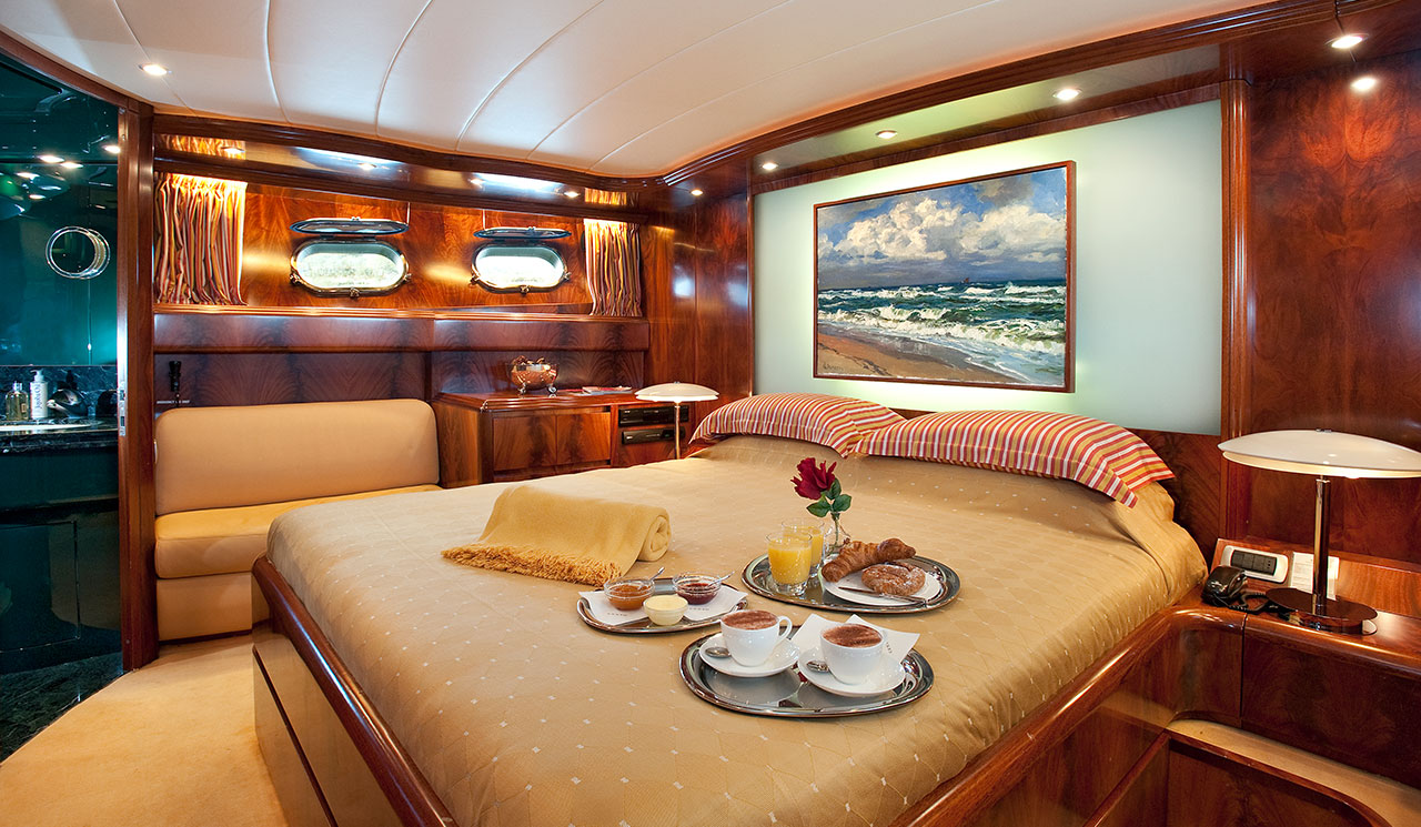 cento-luxury-yacht-10.jpg