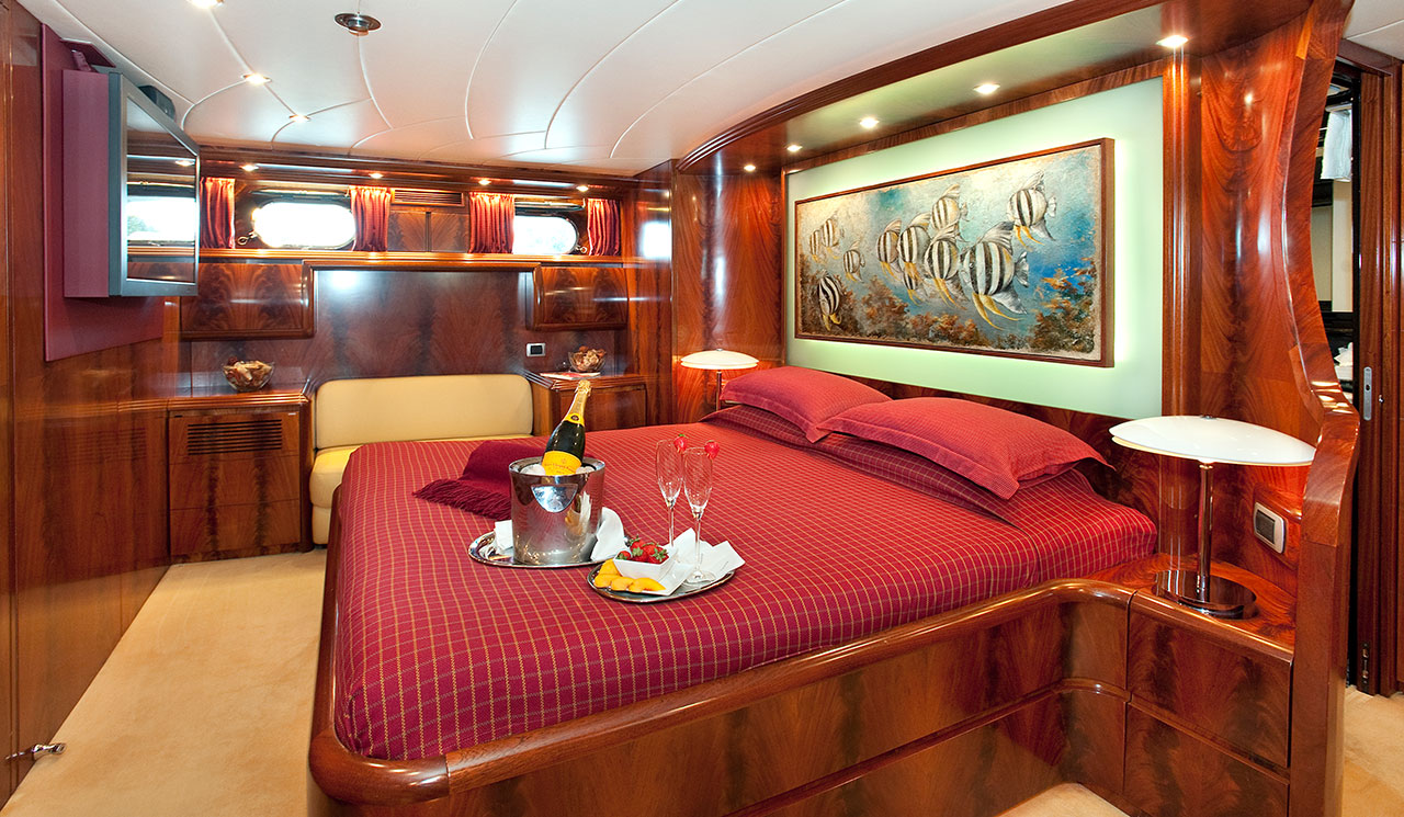 cento-luxury-yacht-12.jpg