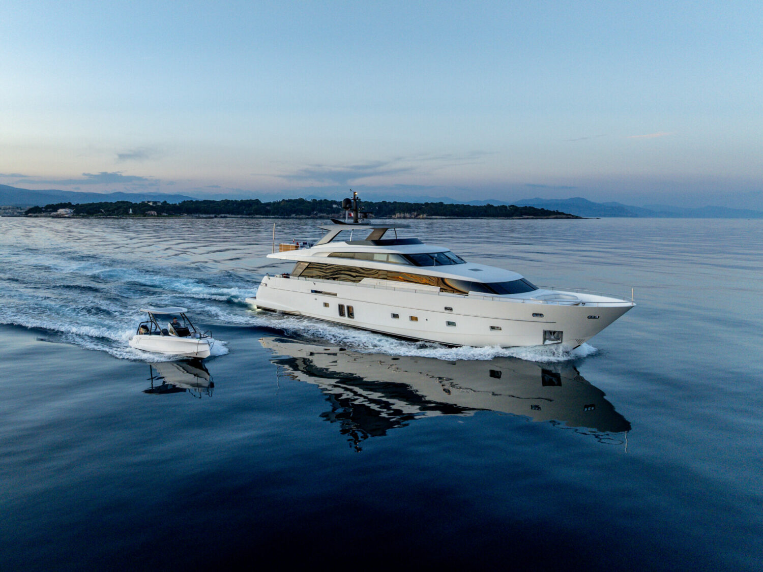 charter yacht CALM.jpg