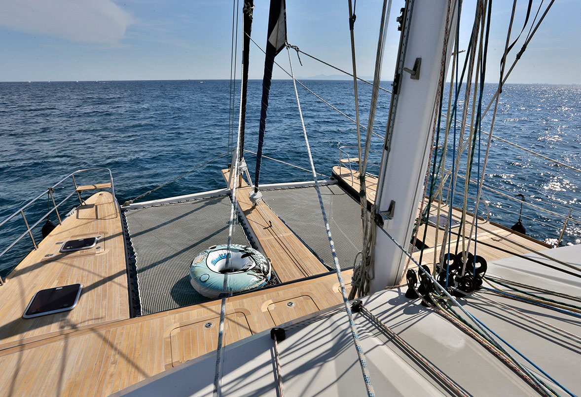 charter-catamaran-anassa-foredeck.jpg
