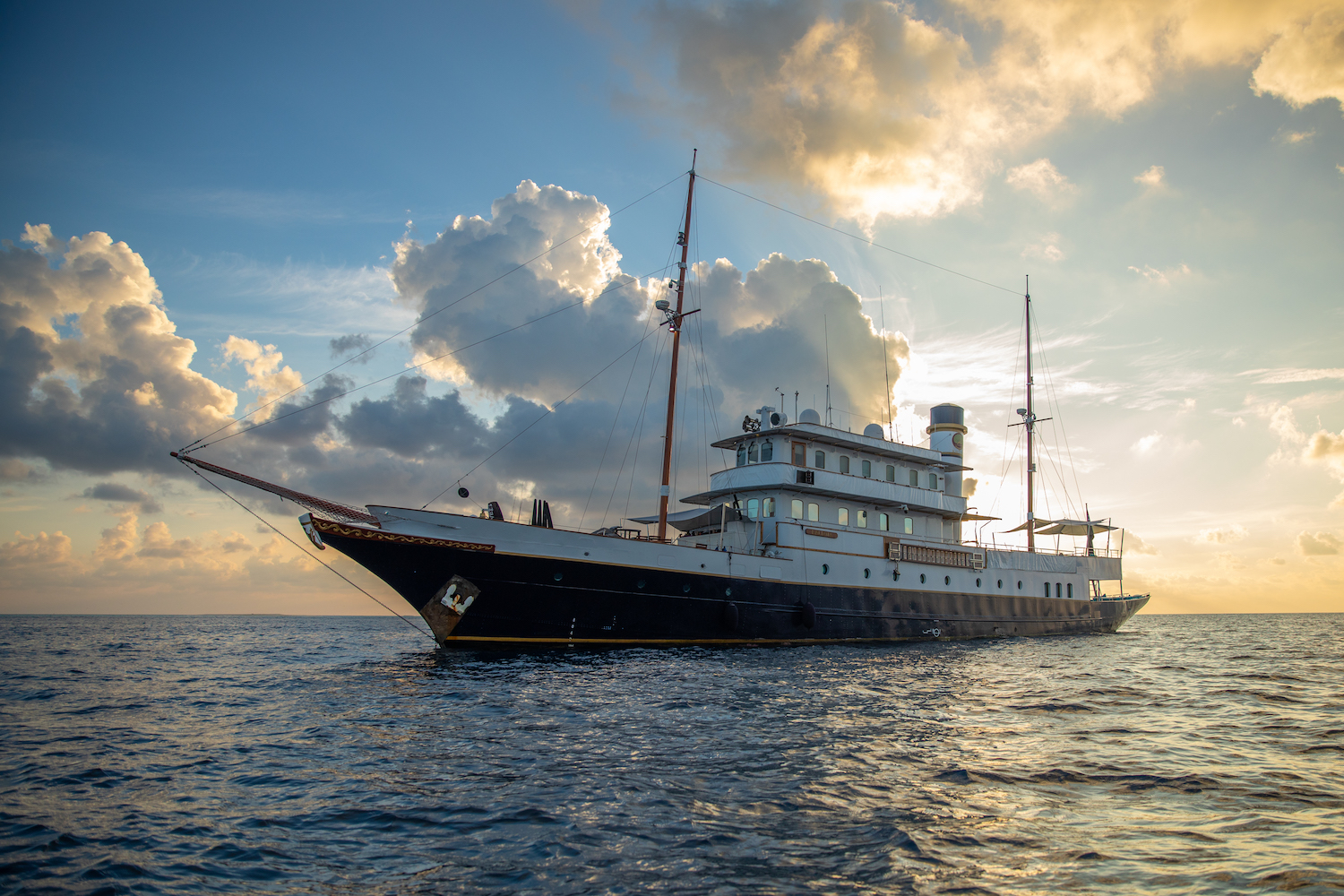 classic charter yacht KALIZMA.jpg