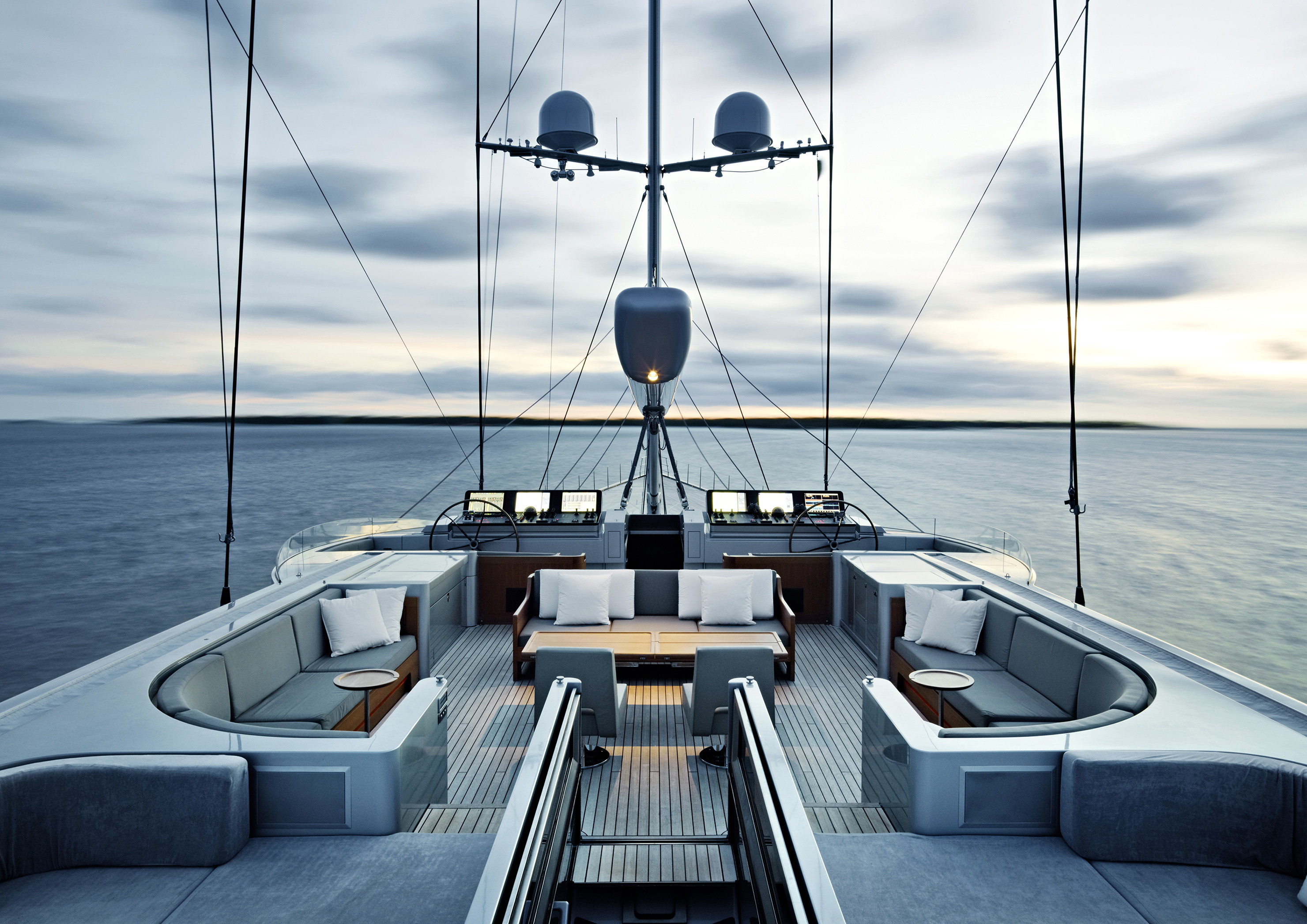 deck seating and relaxation area.jpg