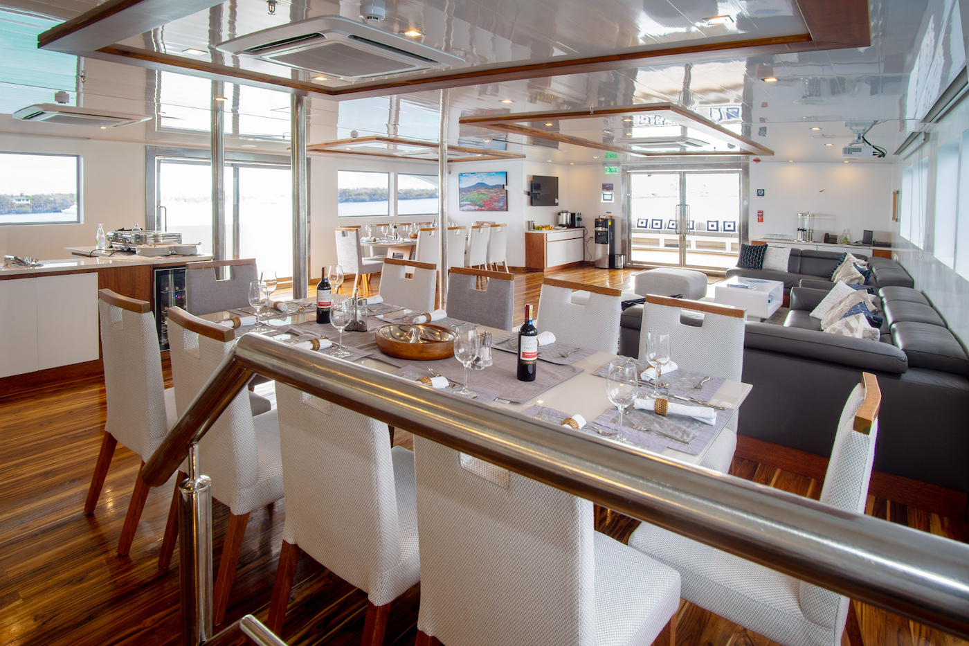 dining and seating areas.jpg