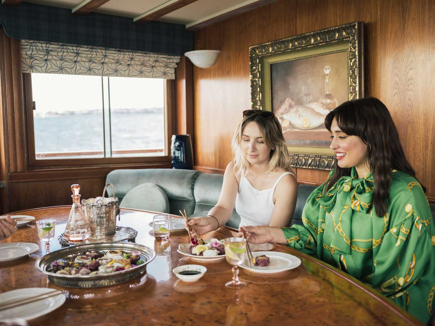dining lifestyle.jpg