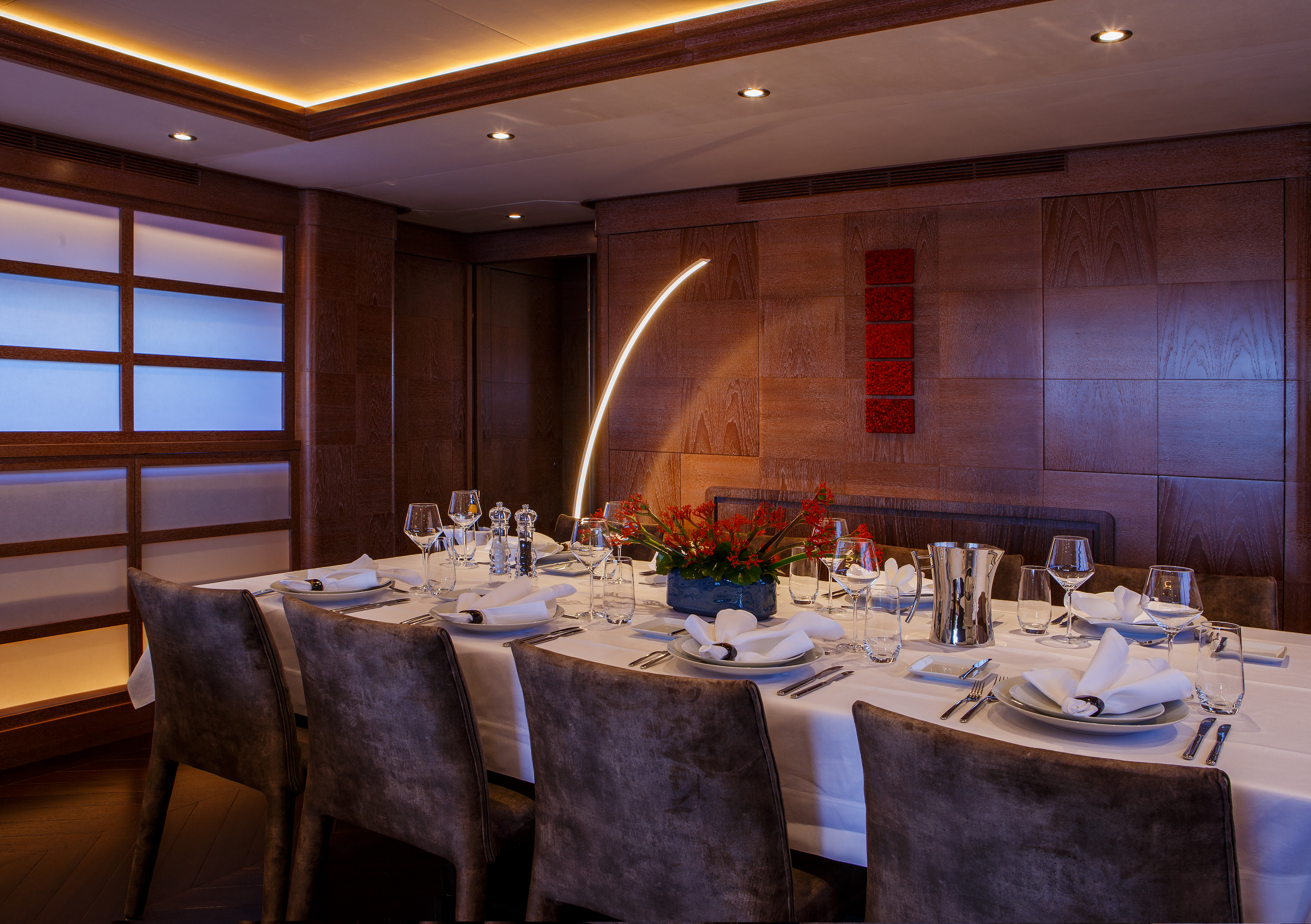dining set up .jpg
