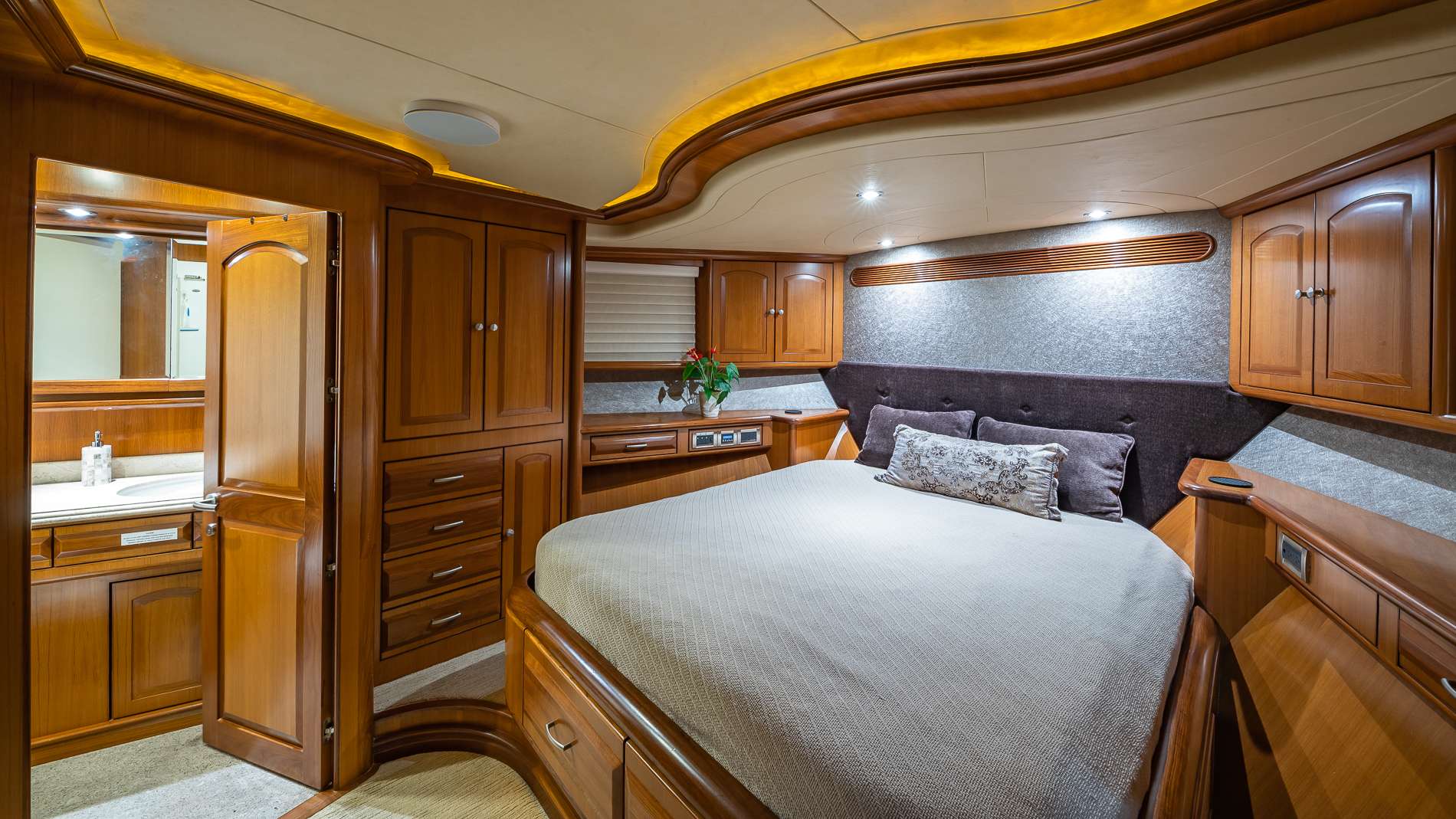 doubel cabin forward.jpg