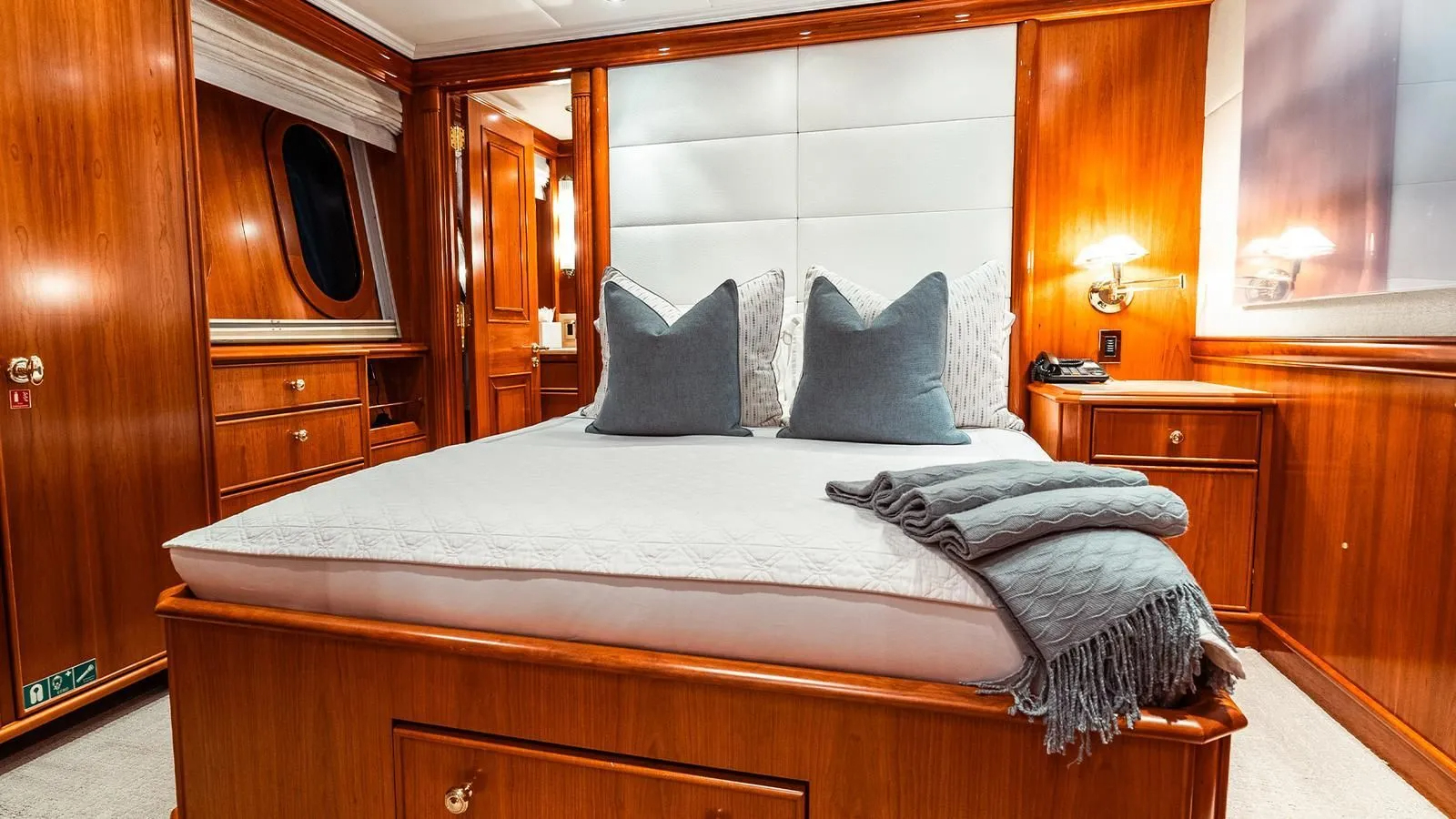 double bed cabin .jpg