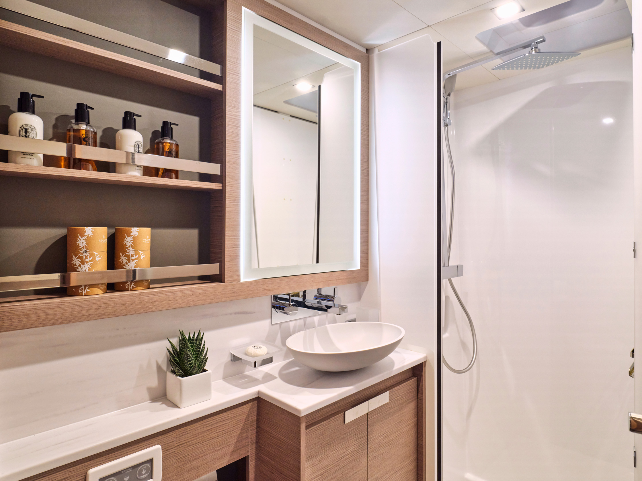 double cabin - esuite .jpg
