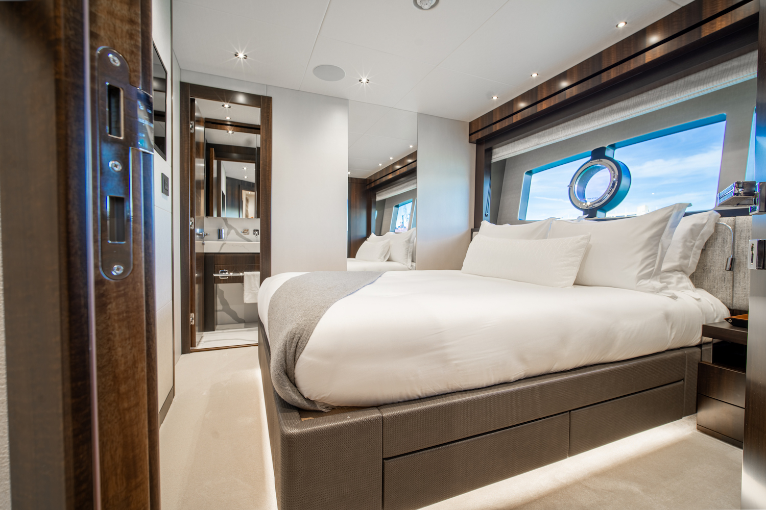 double cabin - guest.jpg