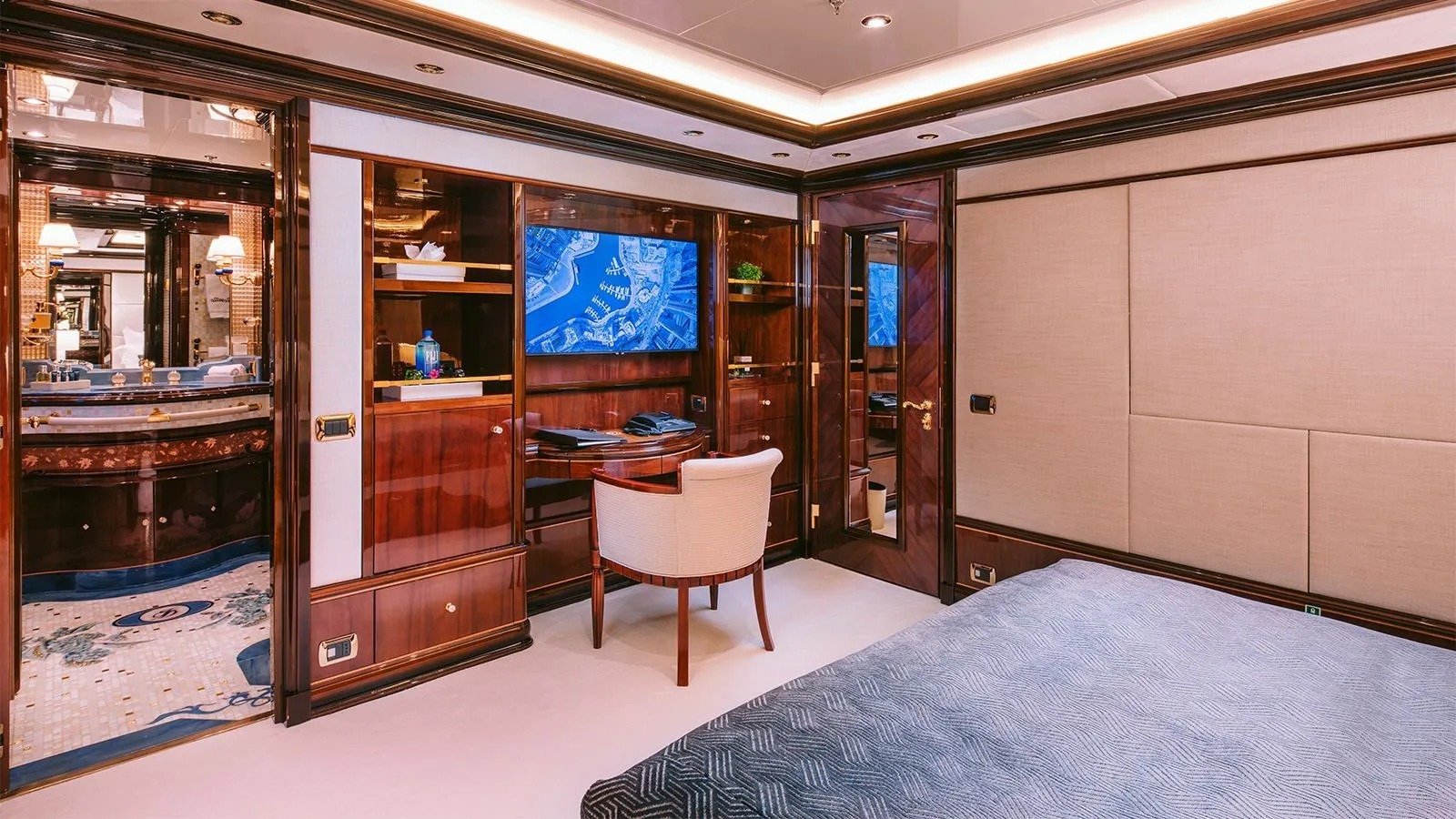 double cabin desk.jpg