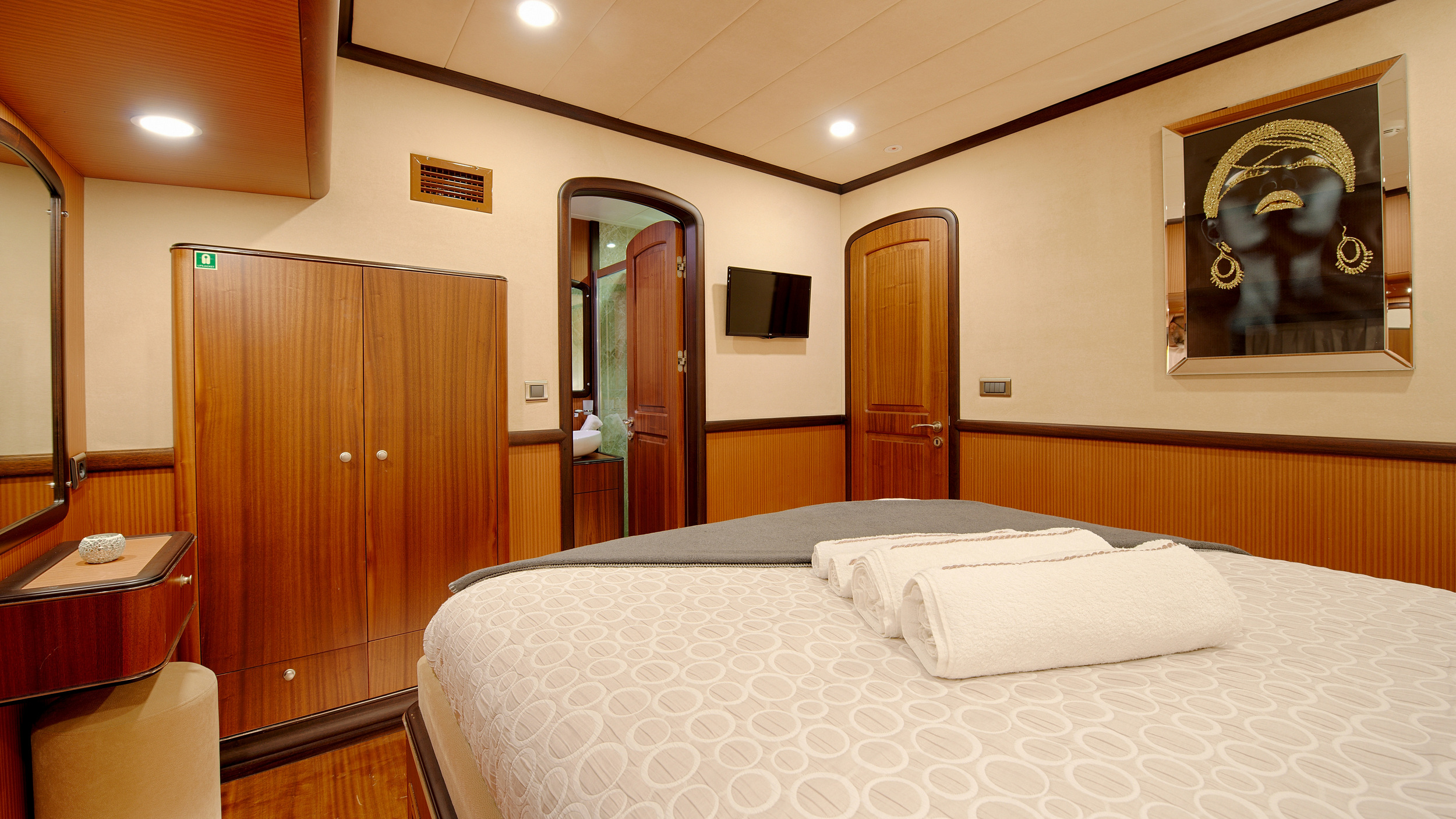 double cabin detail .jpg