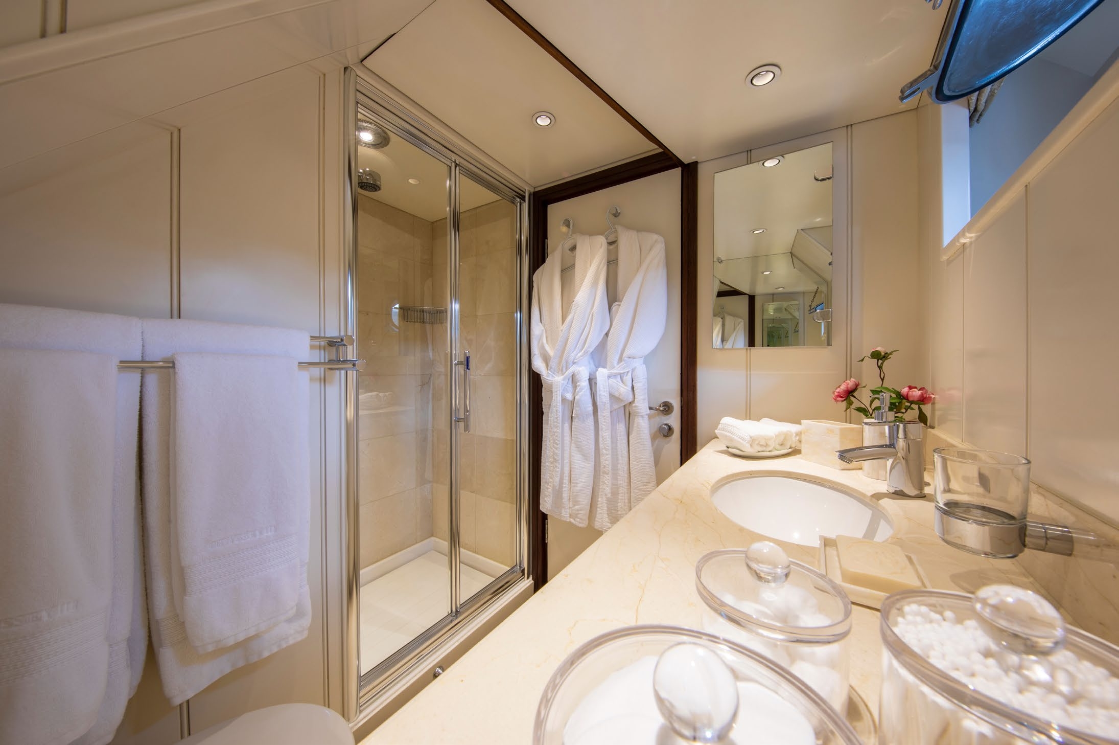 double cabin guest ensuite bathroom .jpg