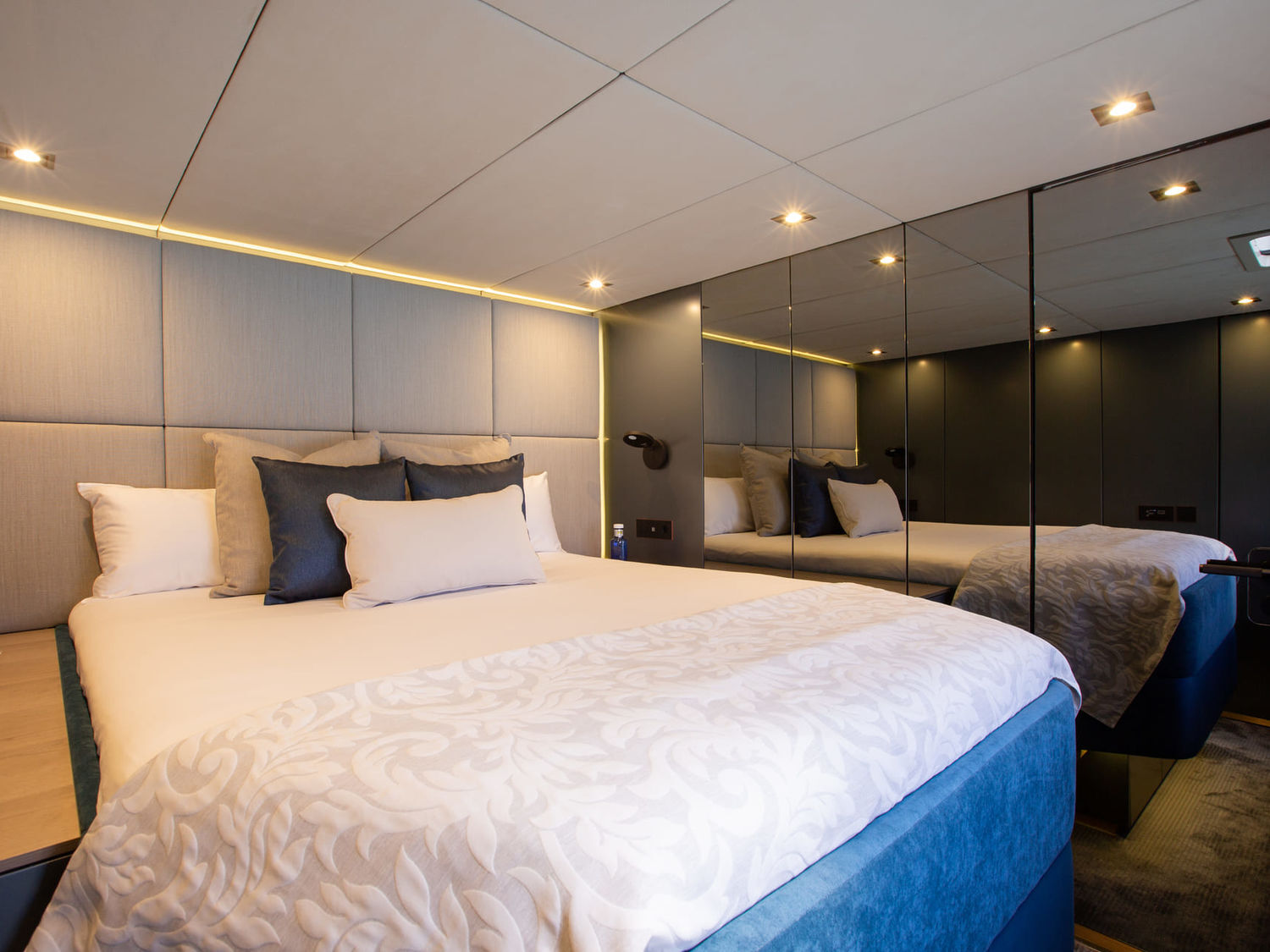double guest cabin    .jpg