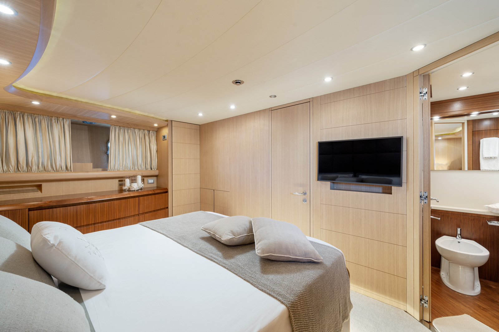 double guest cabin and ensuite .jpg