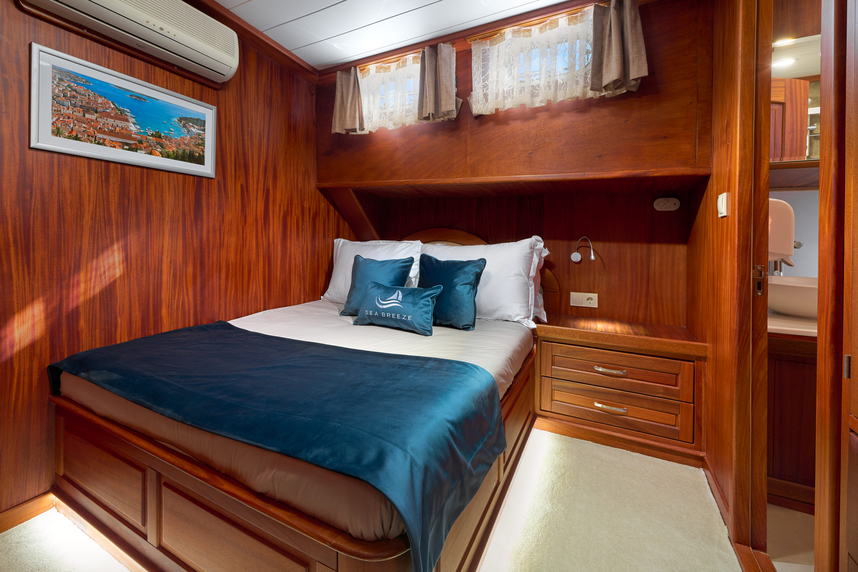 double guest cabin for guests   .jpg