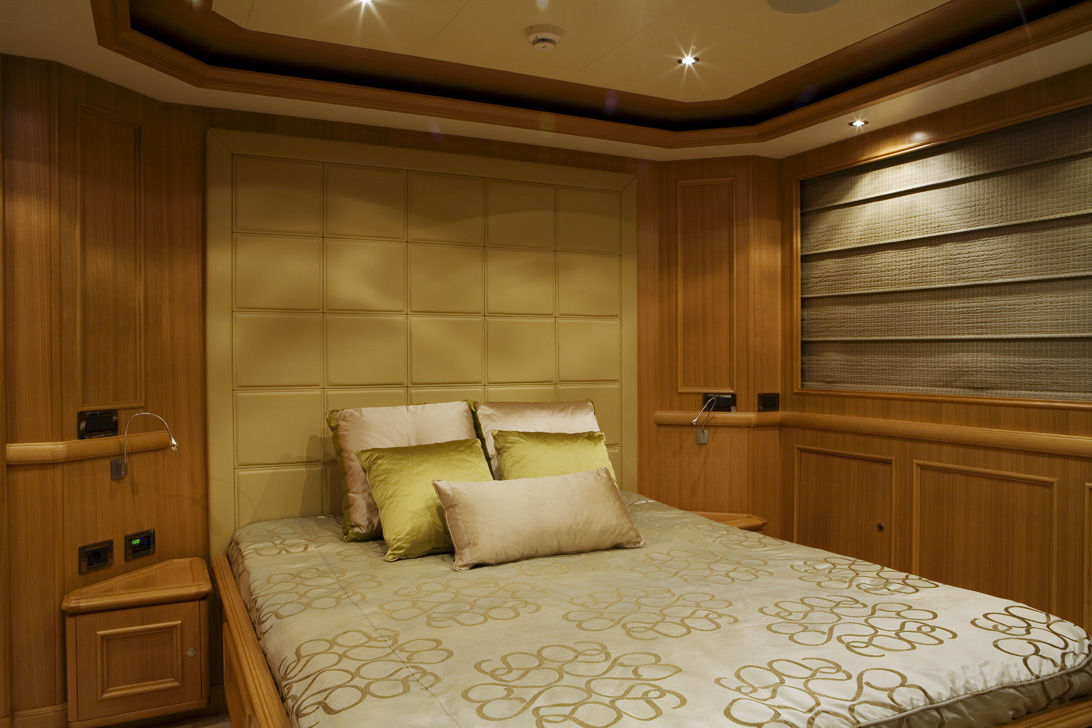 double guest cabin.jpg
