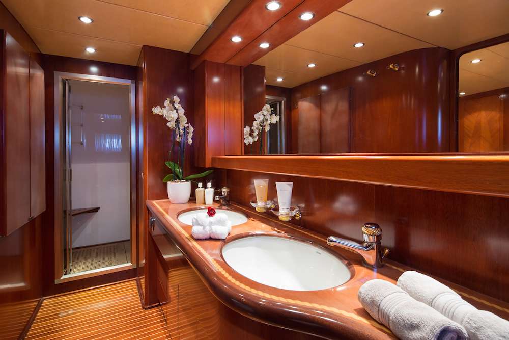 double sink.jpg