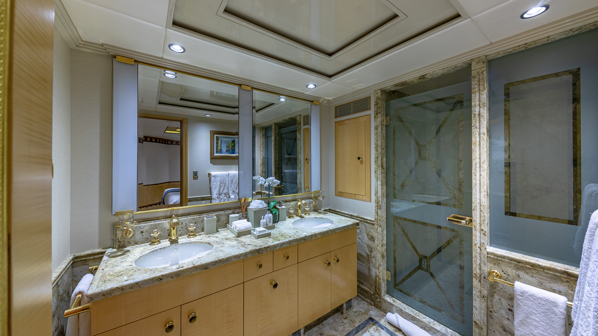 double suite for guests bathroom .jpg