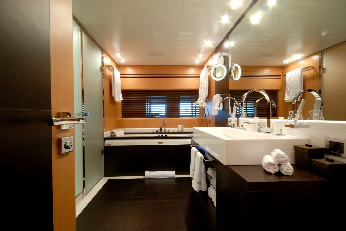 elegant bathroom.jpg