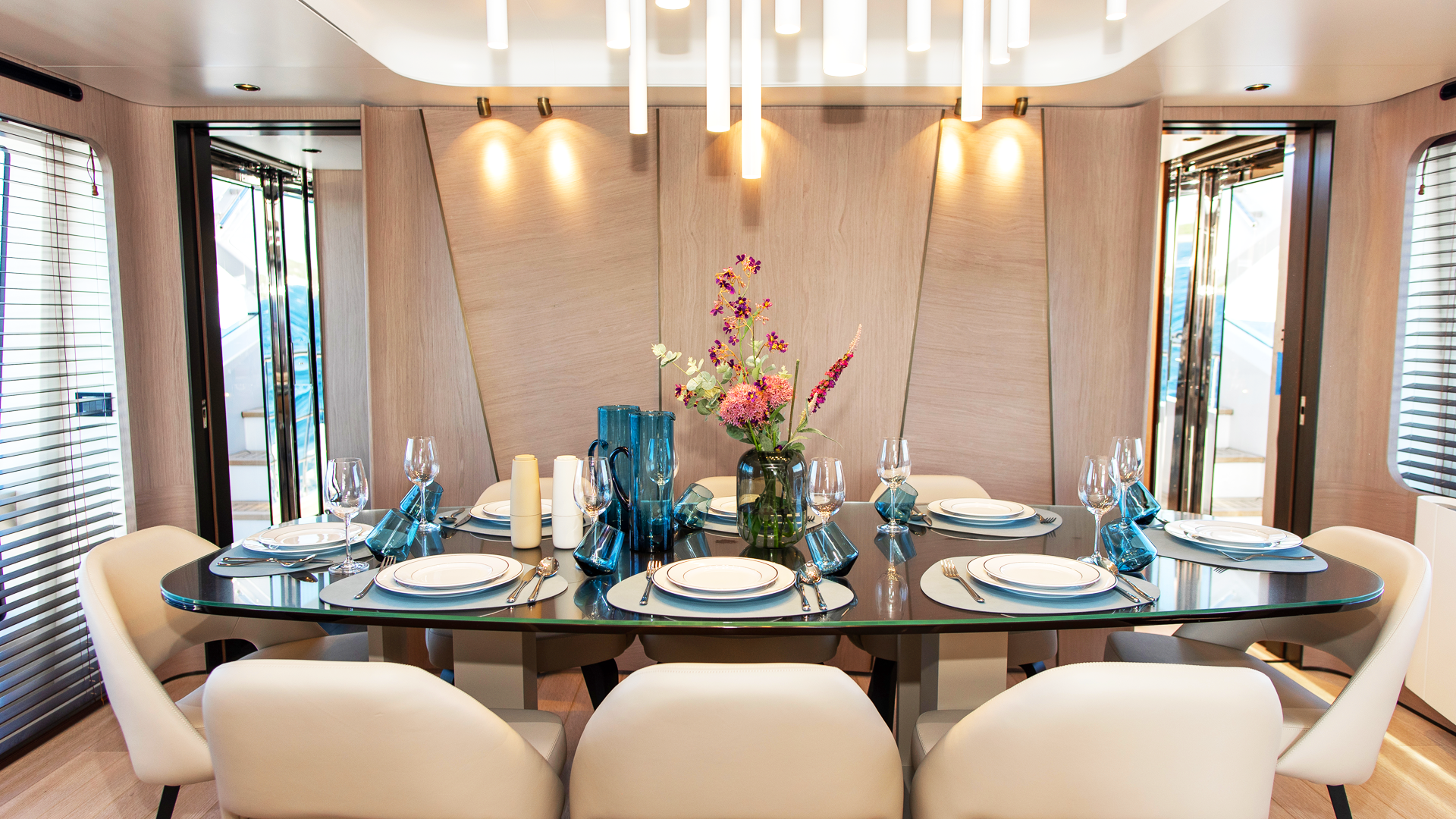 elegant dining area.png