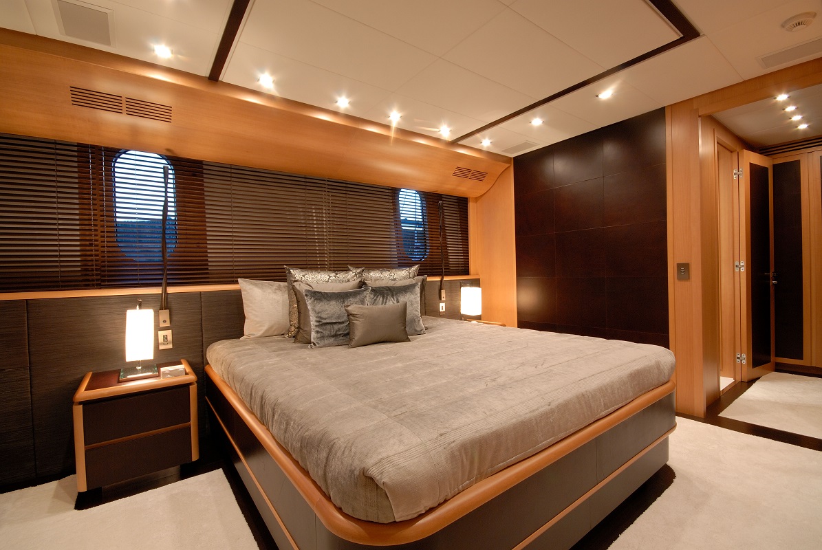 elegant double-cabin.jpg