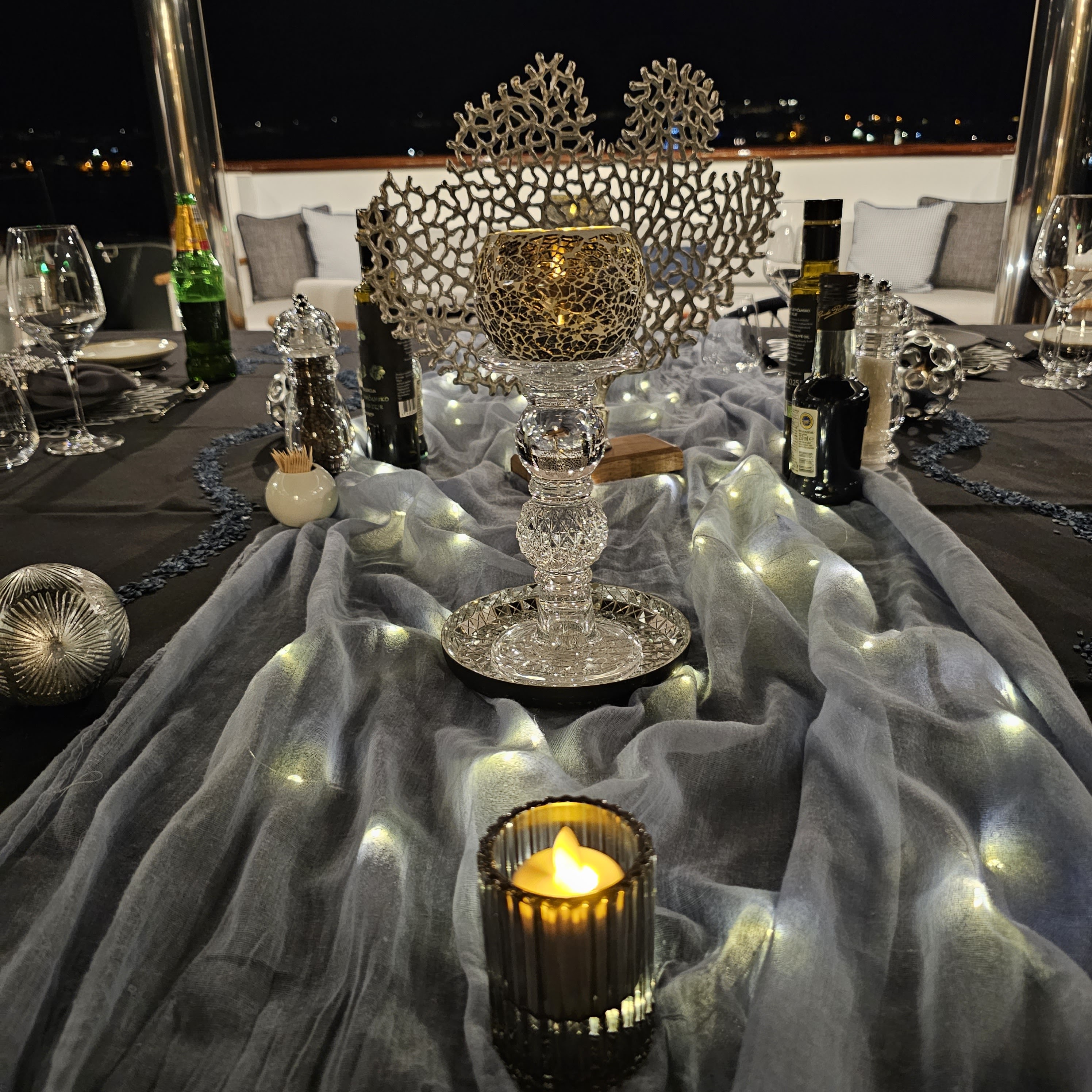 elegatn dining set up.jpg