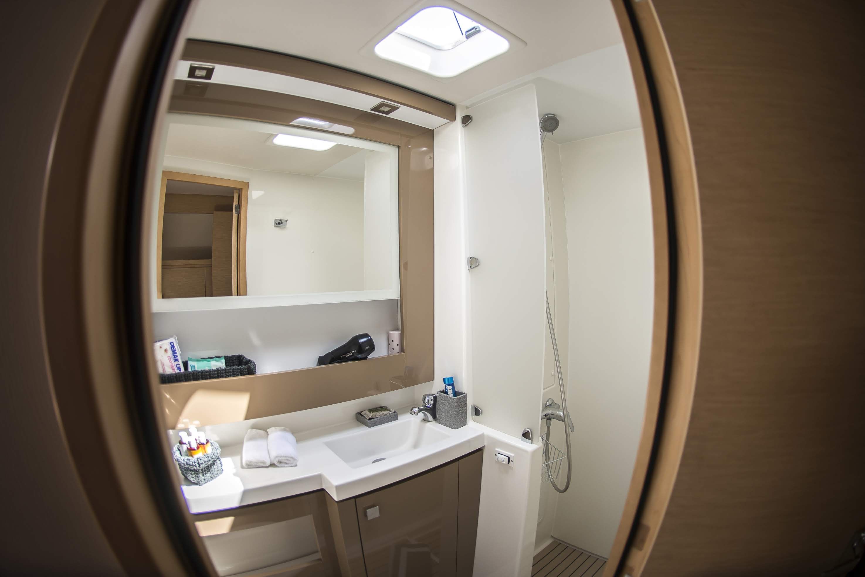 ensite bathroom.jpg