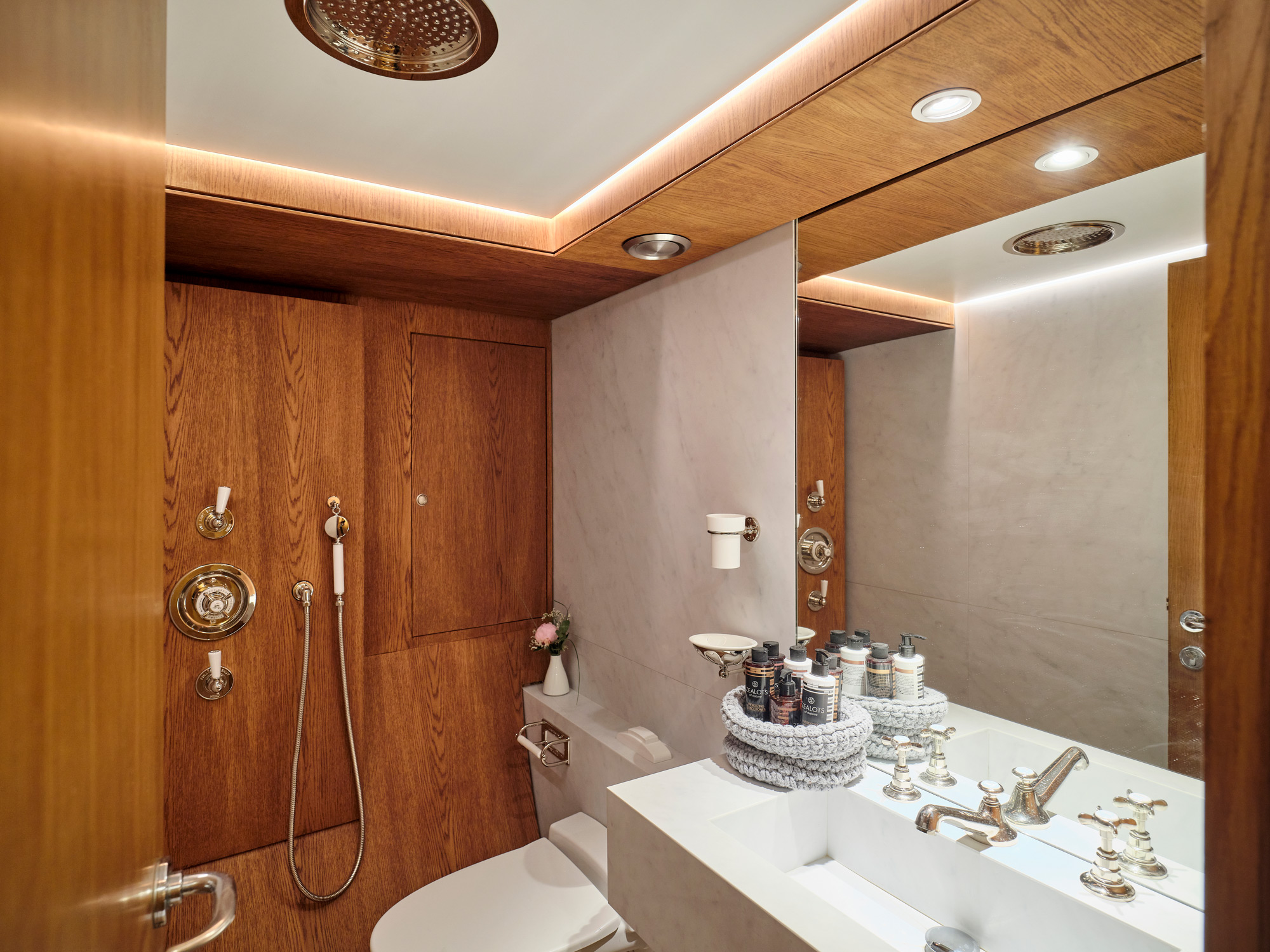 ensuite   .jpg