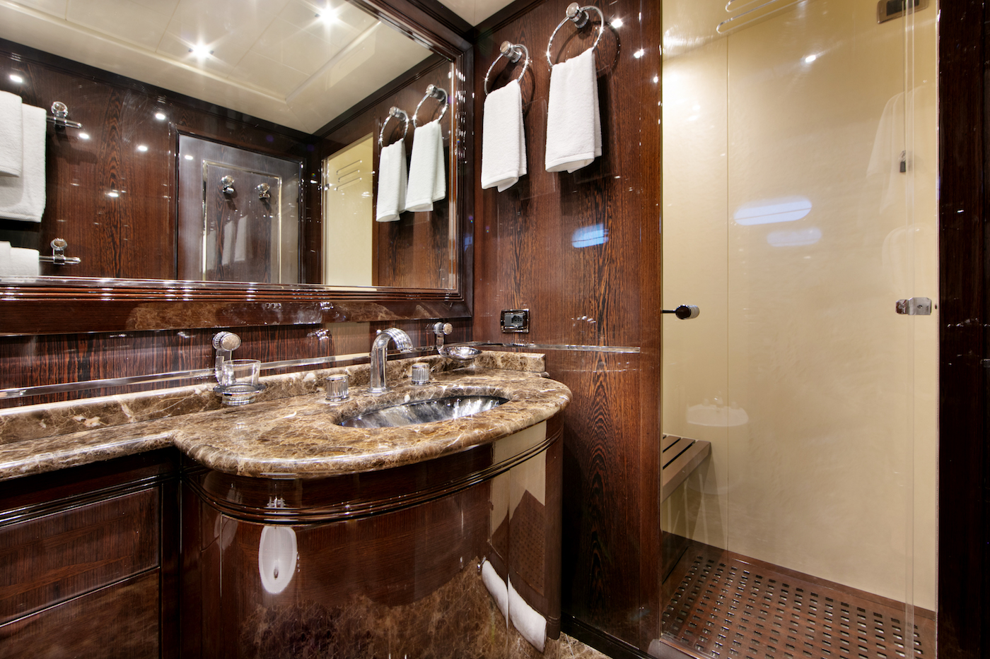 ensuite  bathroom.jpg