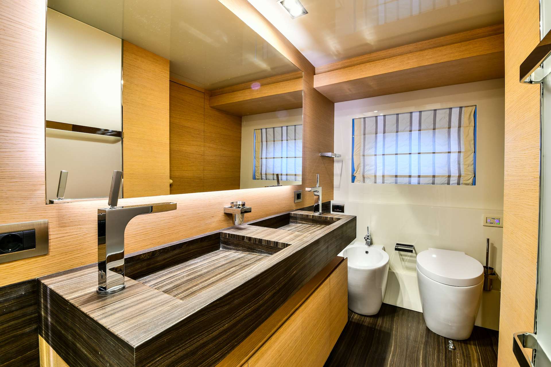 ensuite bathrom.jpg