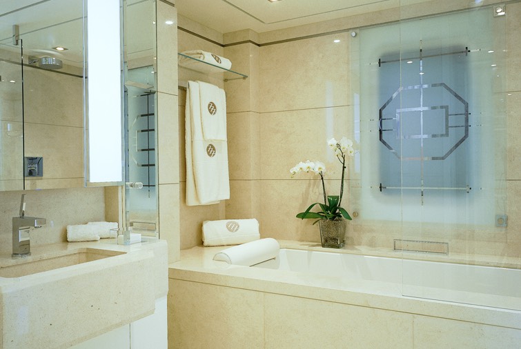 ensuite bathroom .jpg