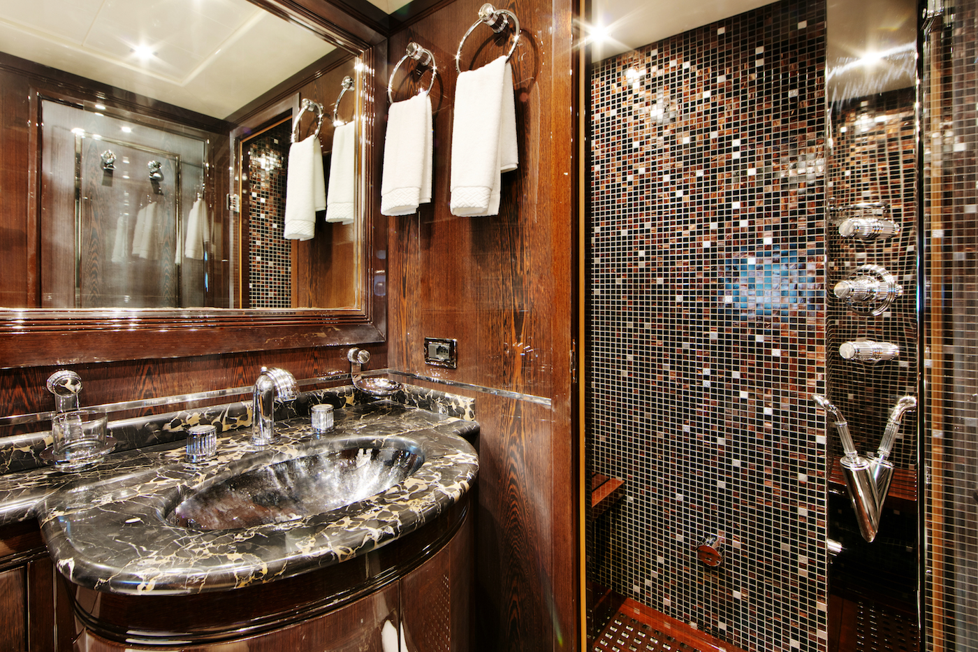 ensuite bathroom facility .jpg